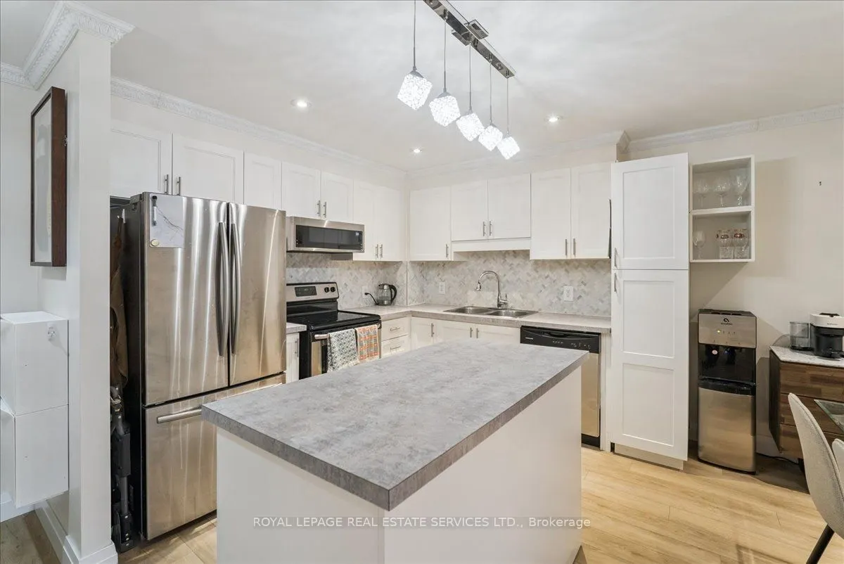 1275 Cornerbrook Place, #212