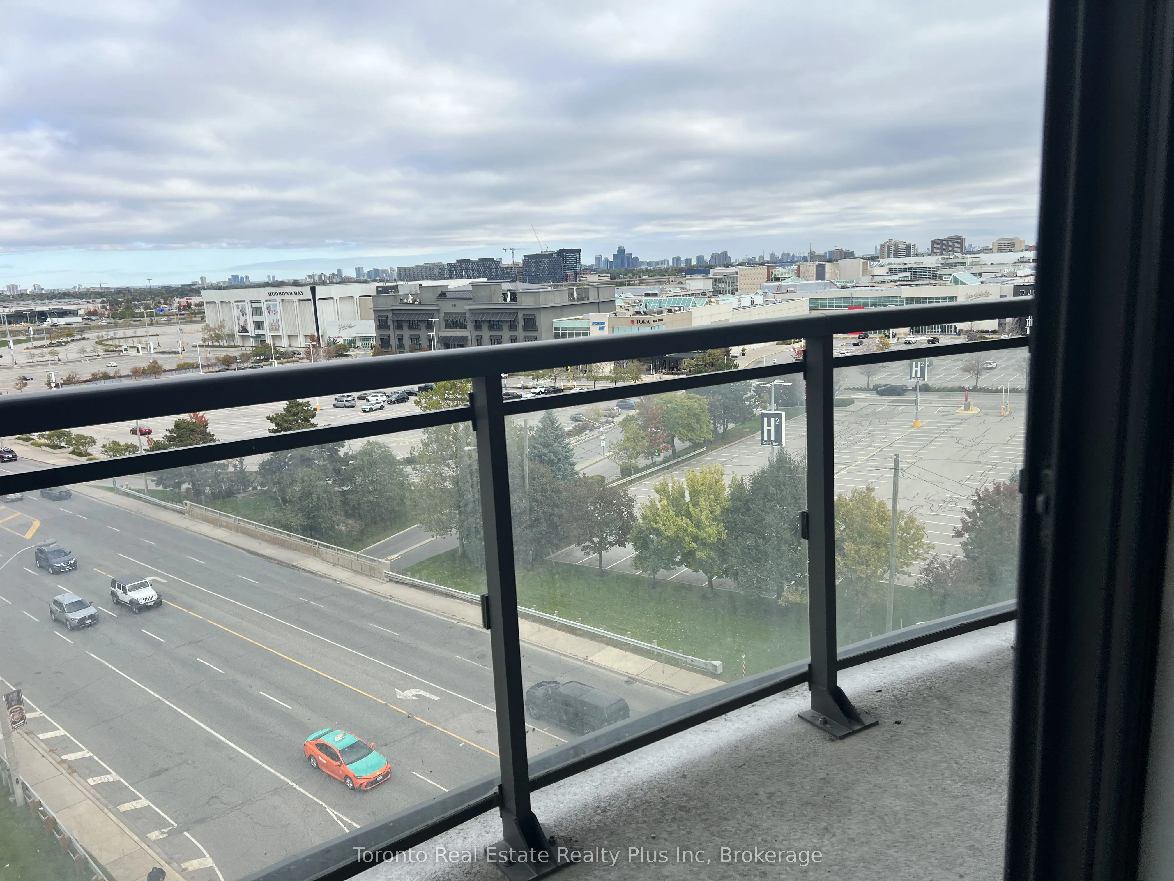 16 Mcadams Avenue, #803