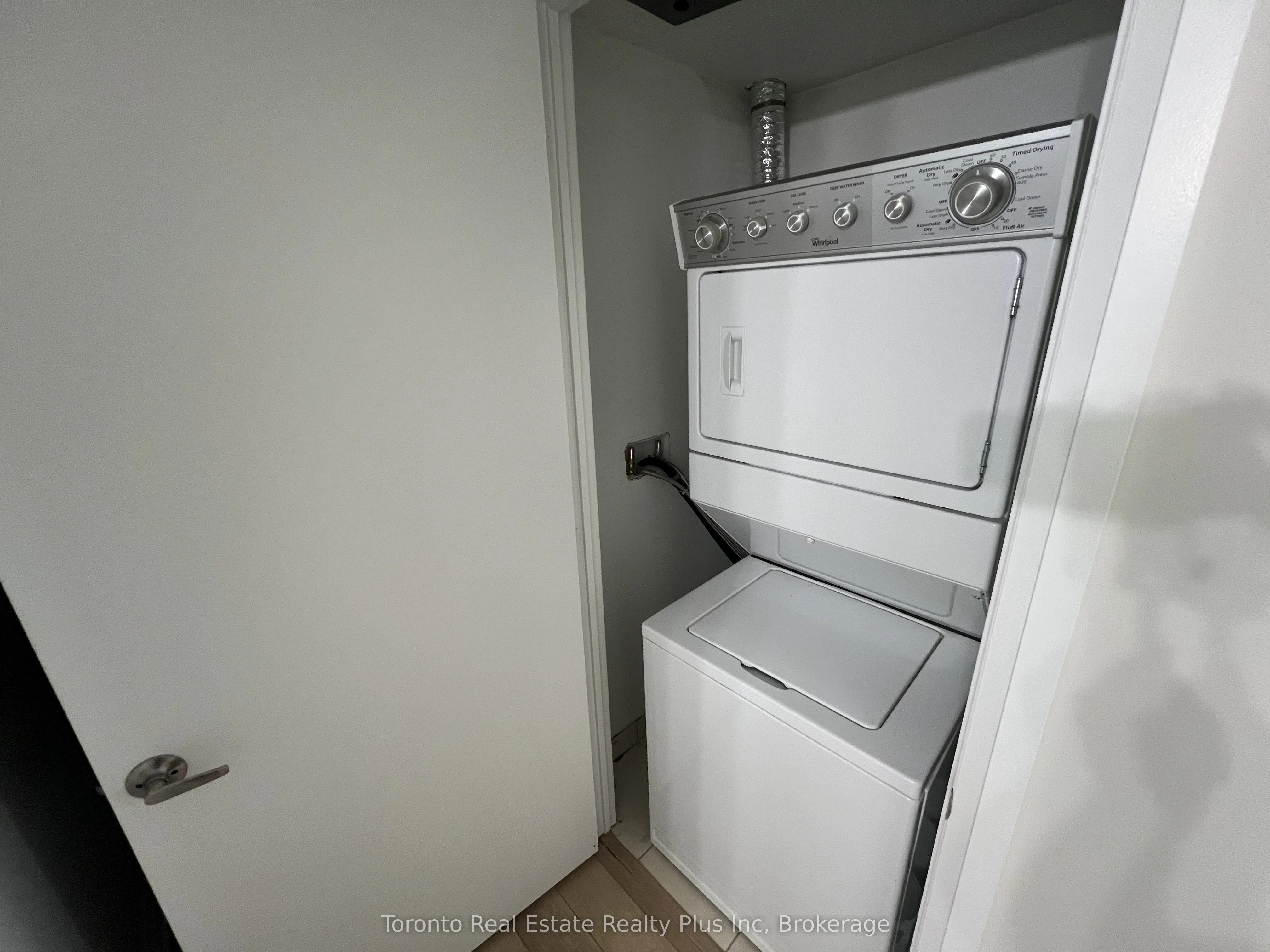 16 Mcadams Avenue, #803