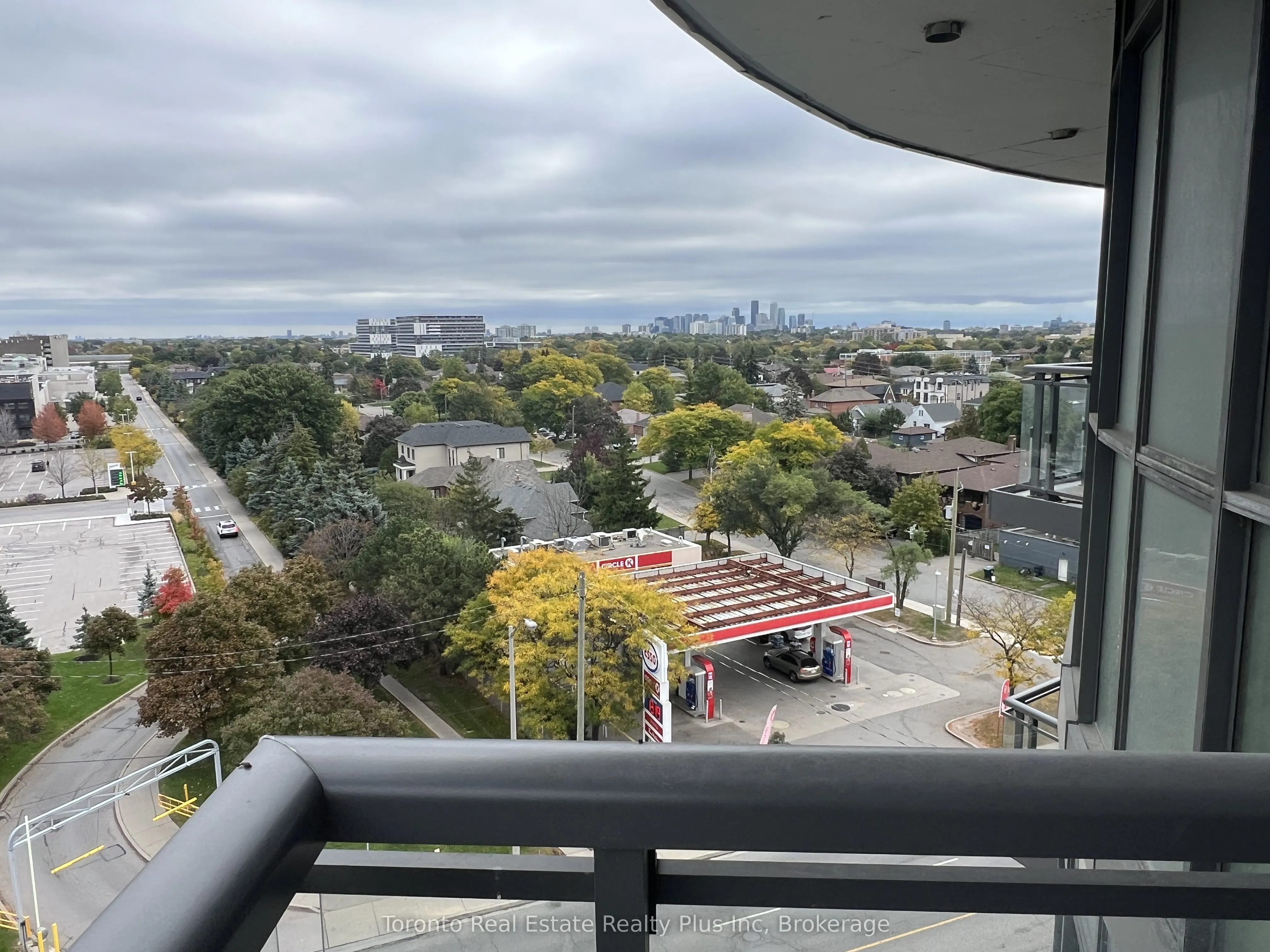 16 Mcadams Avenue, #803