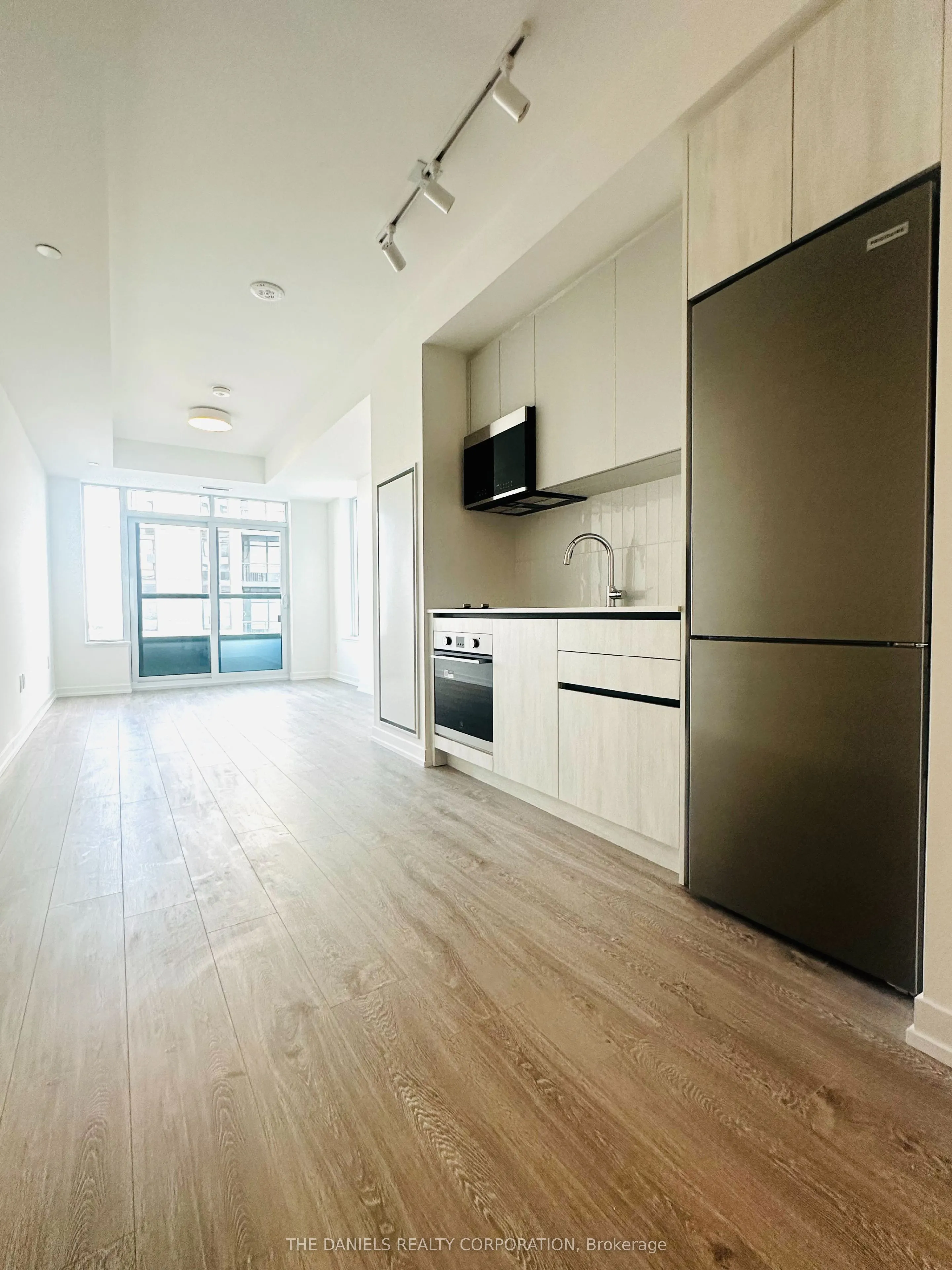 2485 Eglinton Avenue W, #907