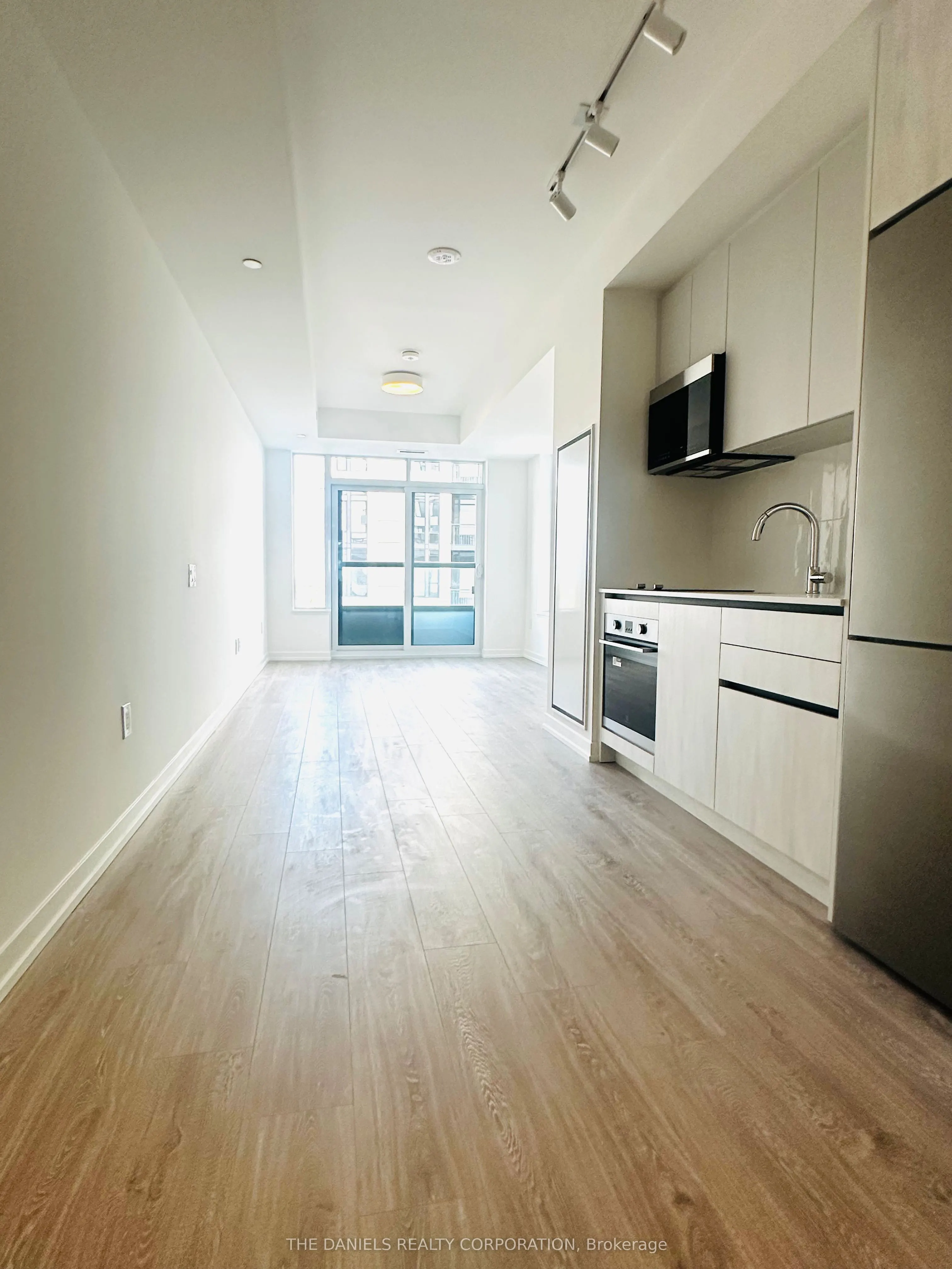 2485 Eglinton Avenue W, #907