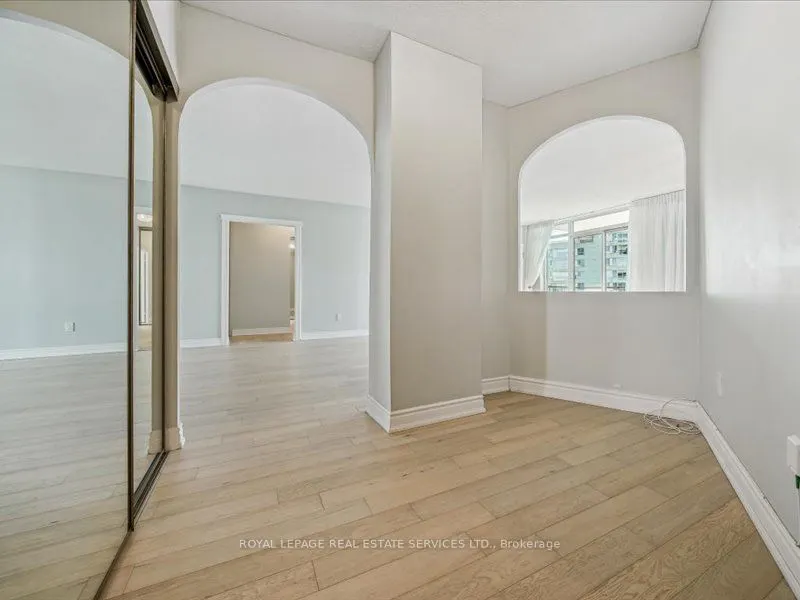 5250 Lakeshore Road, #708