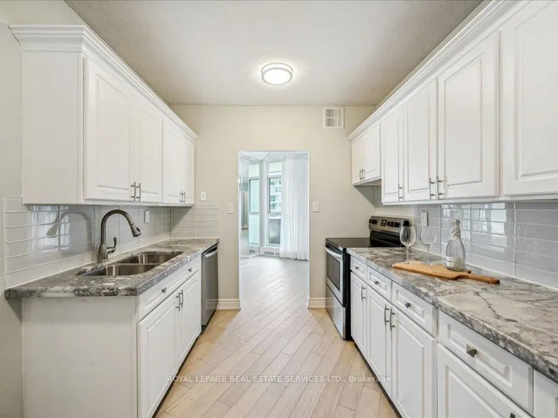 5250 Lakeshore Road, #708