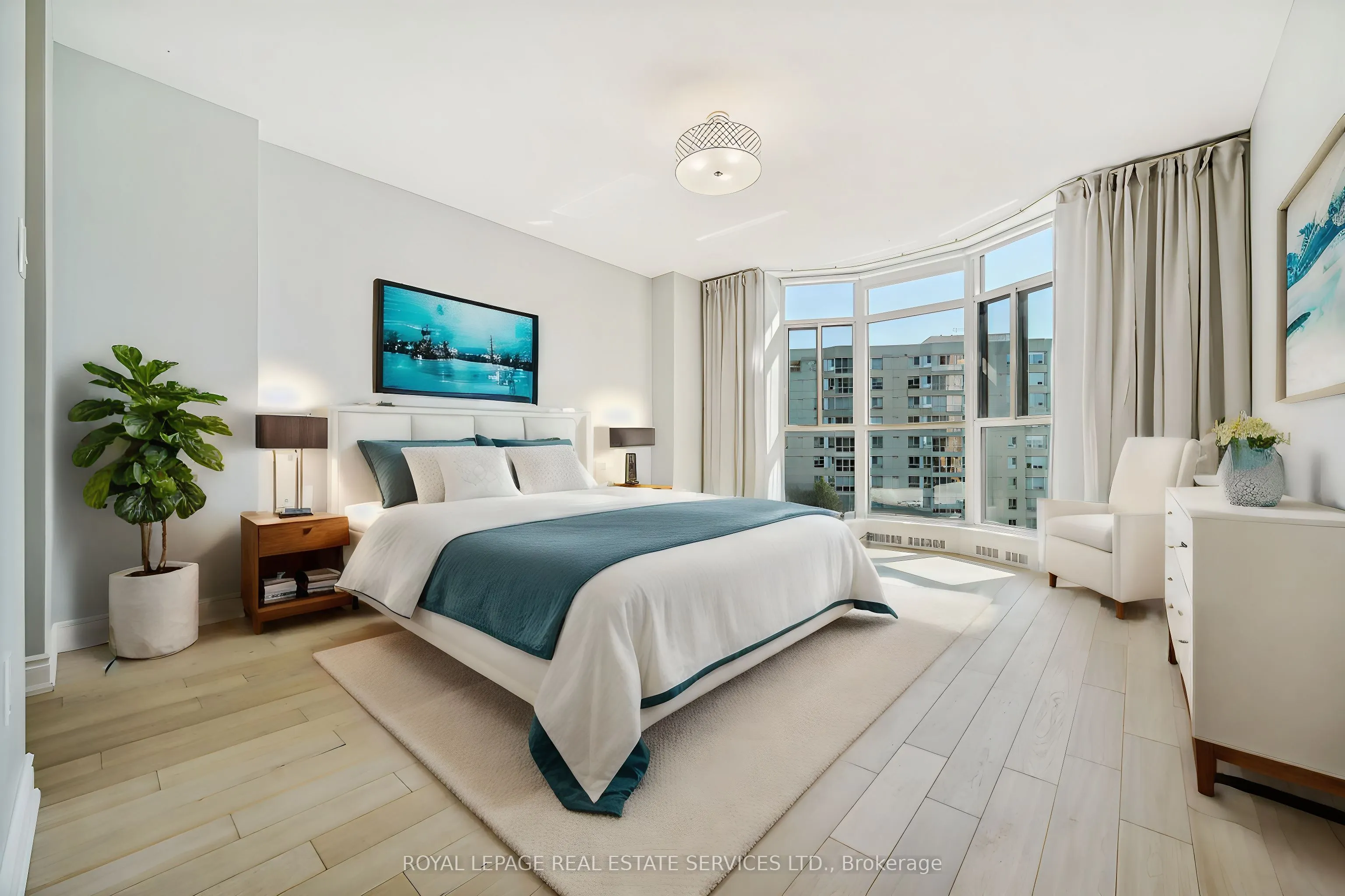 5250 Lakeshore Road, #708