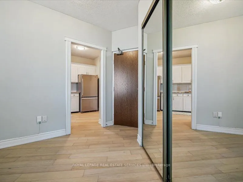 5250 Lakeshore Road, #708