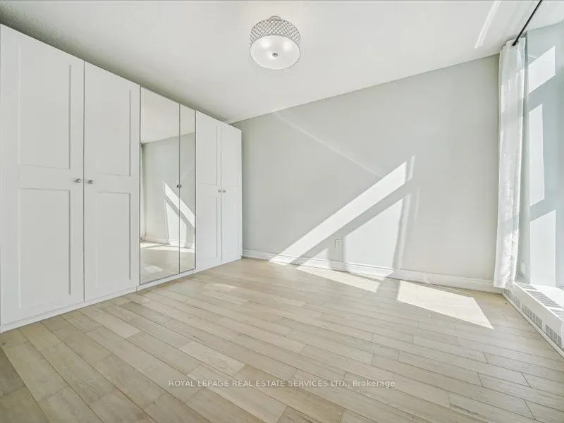 5250 Lakeshore Road, #708