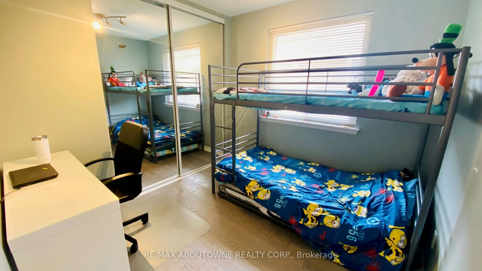 1601 Sandgate Crescent, #Main