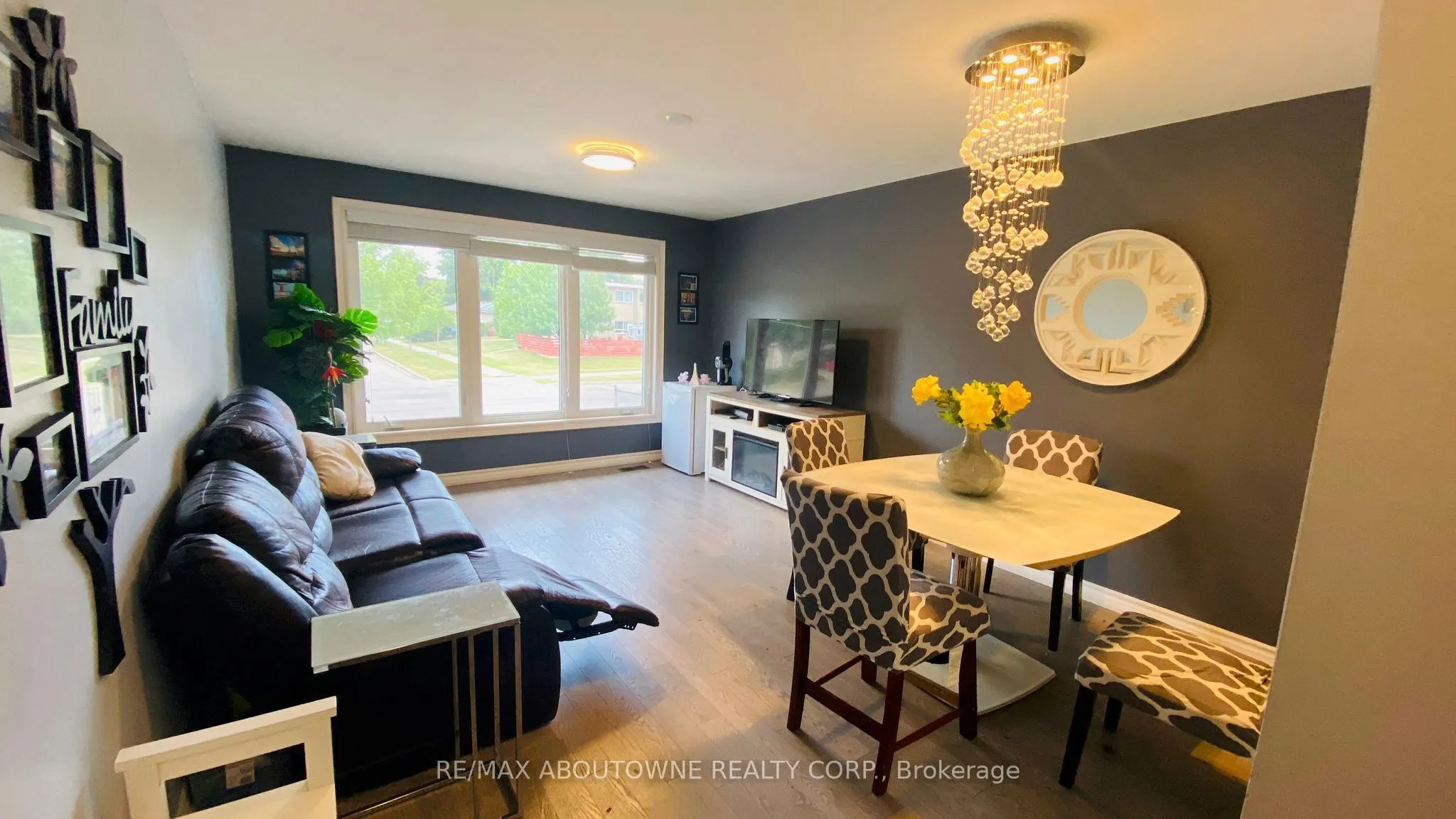 1601 Sandgate Crescent, #Main