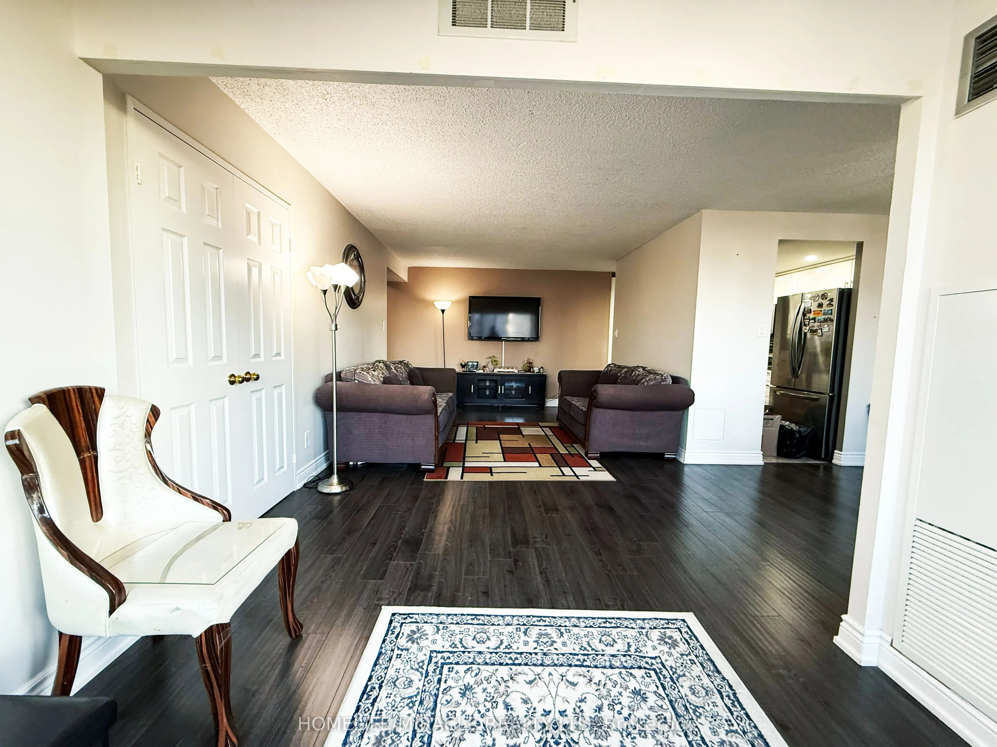 5 Lisa Street, #1404