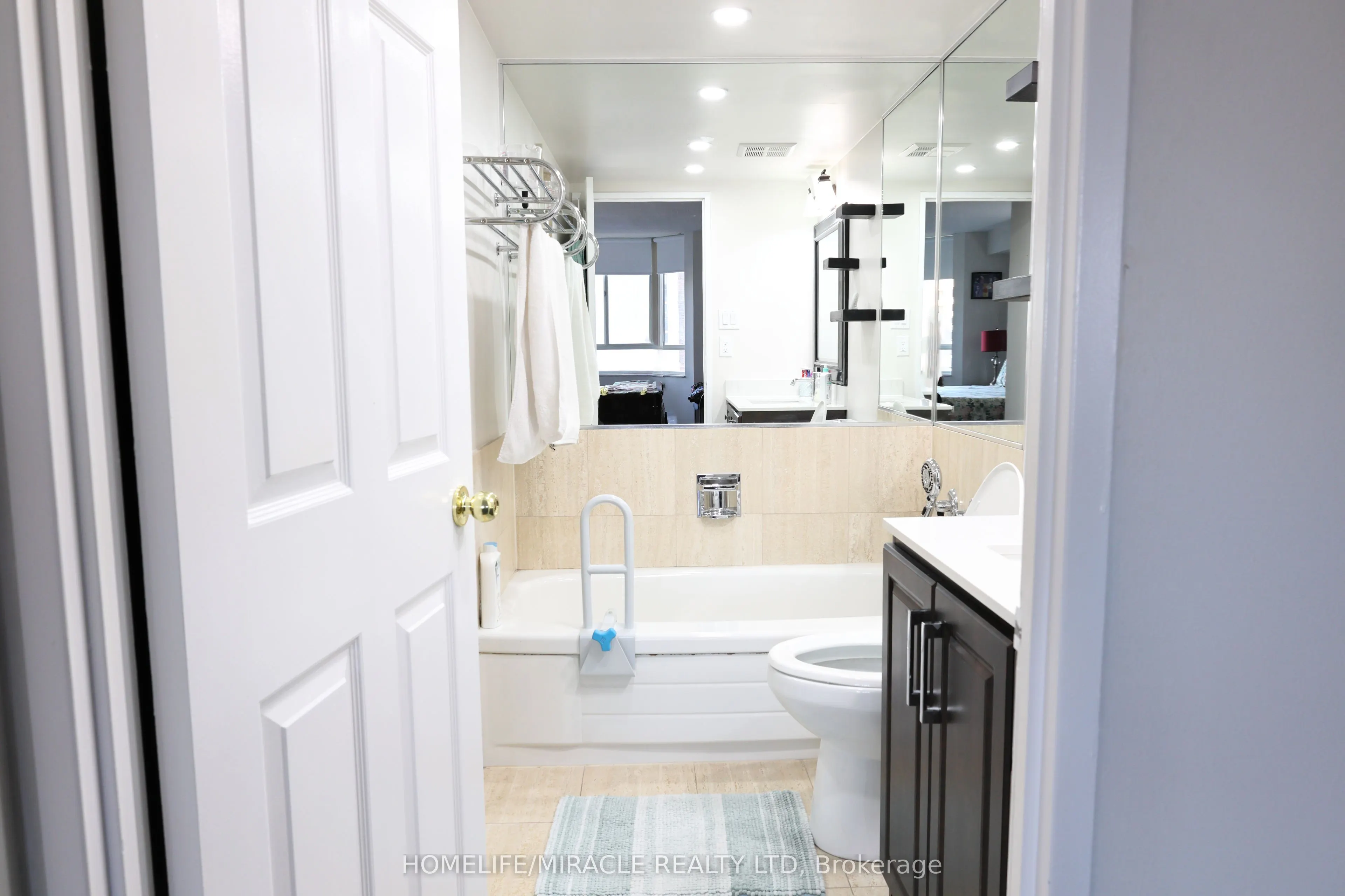 5 Lisa Street, #1404