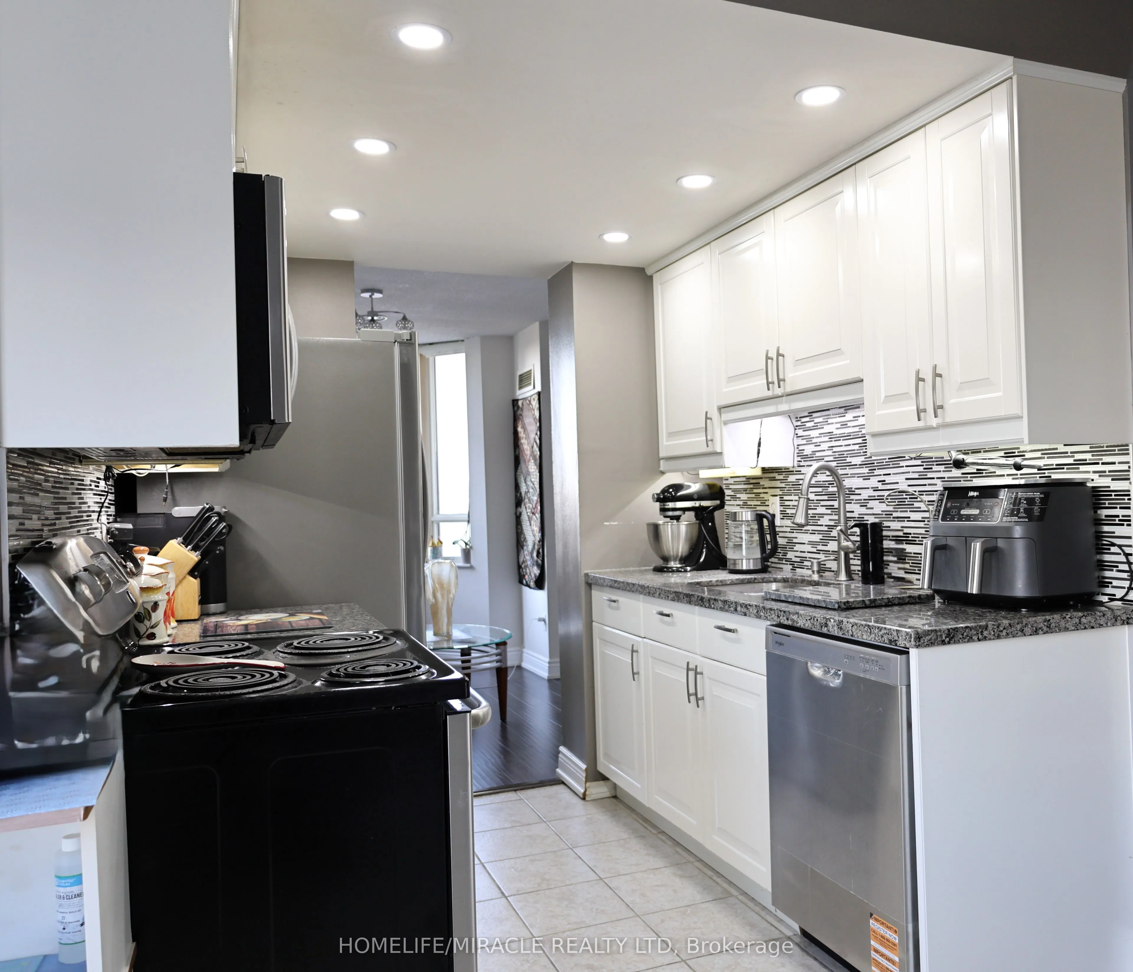 5 Lisa Street, #1404