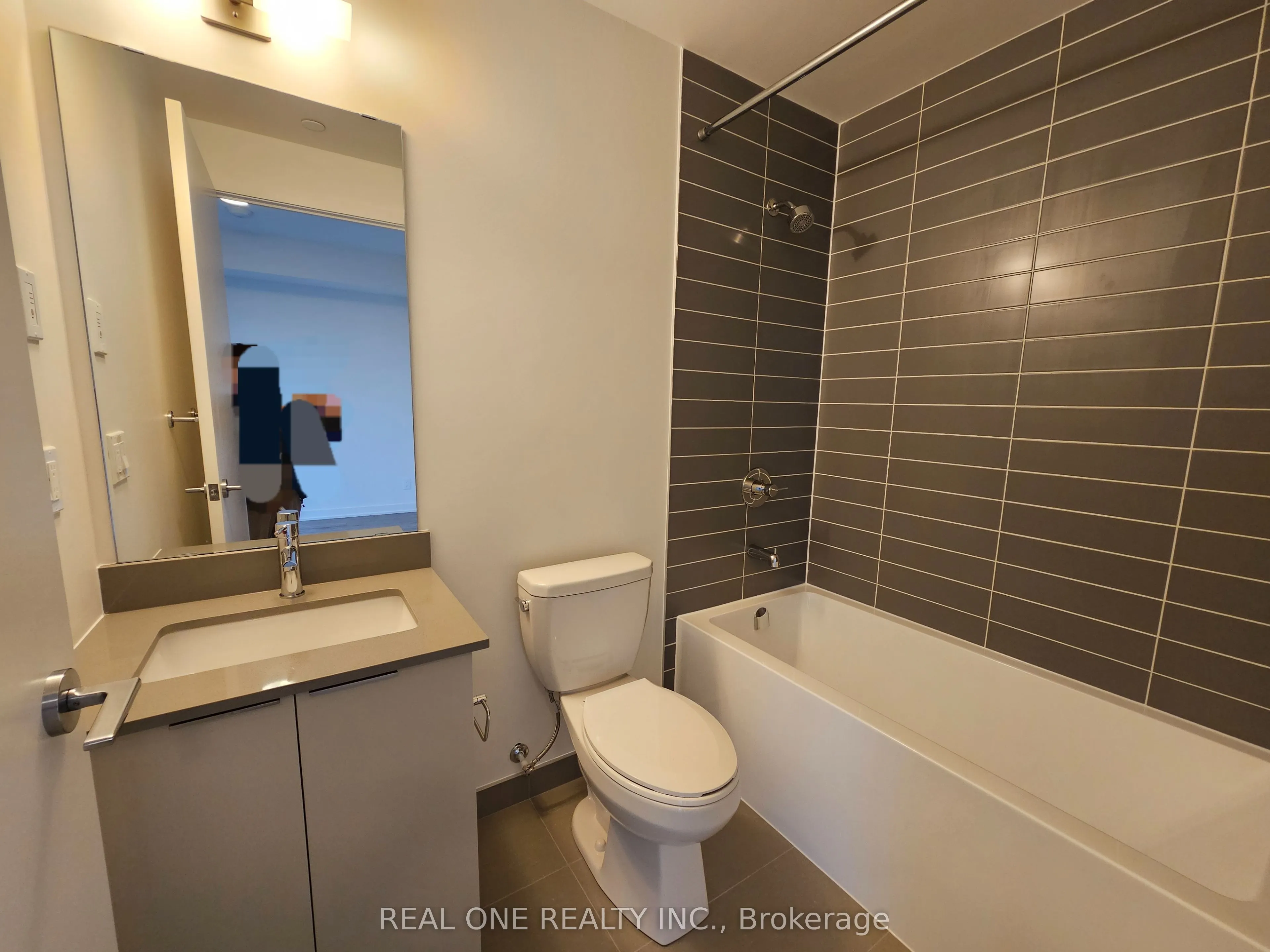 3071 Trafalgar Road, #804