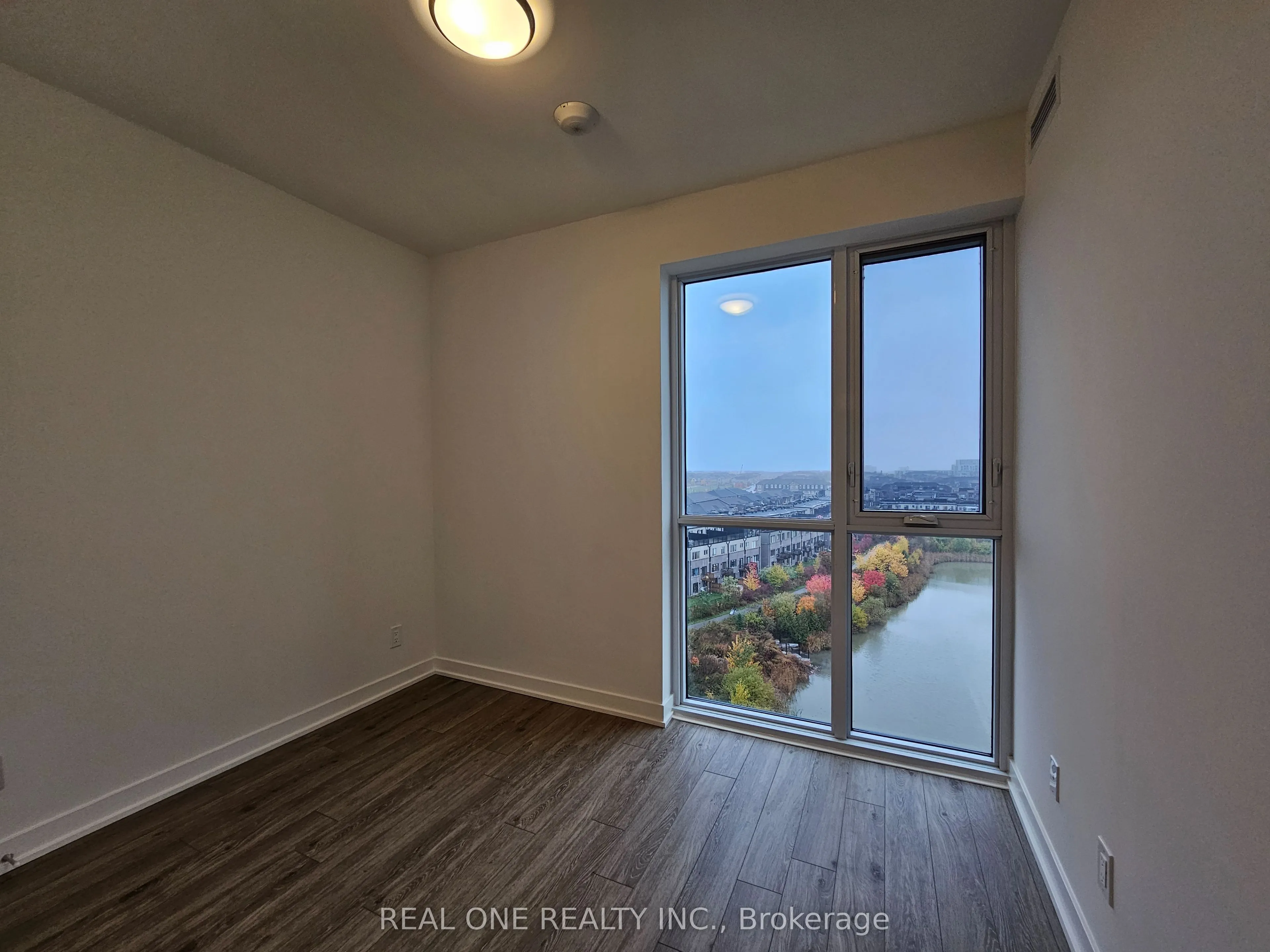 3071 Trafalgar Road, #804