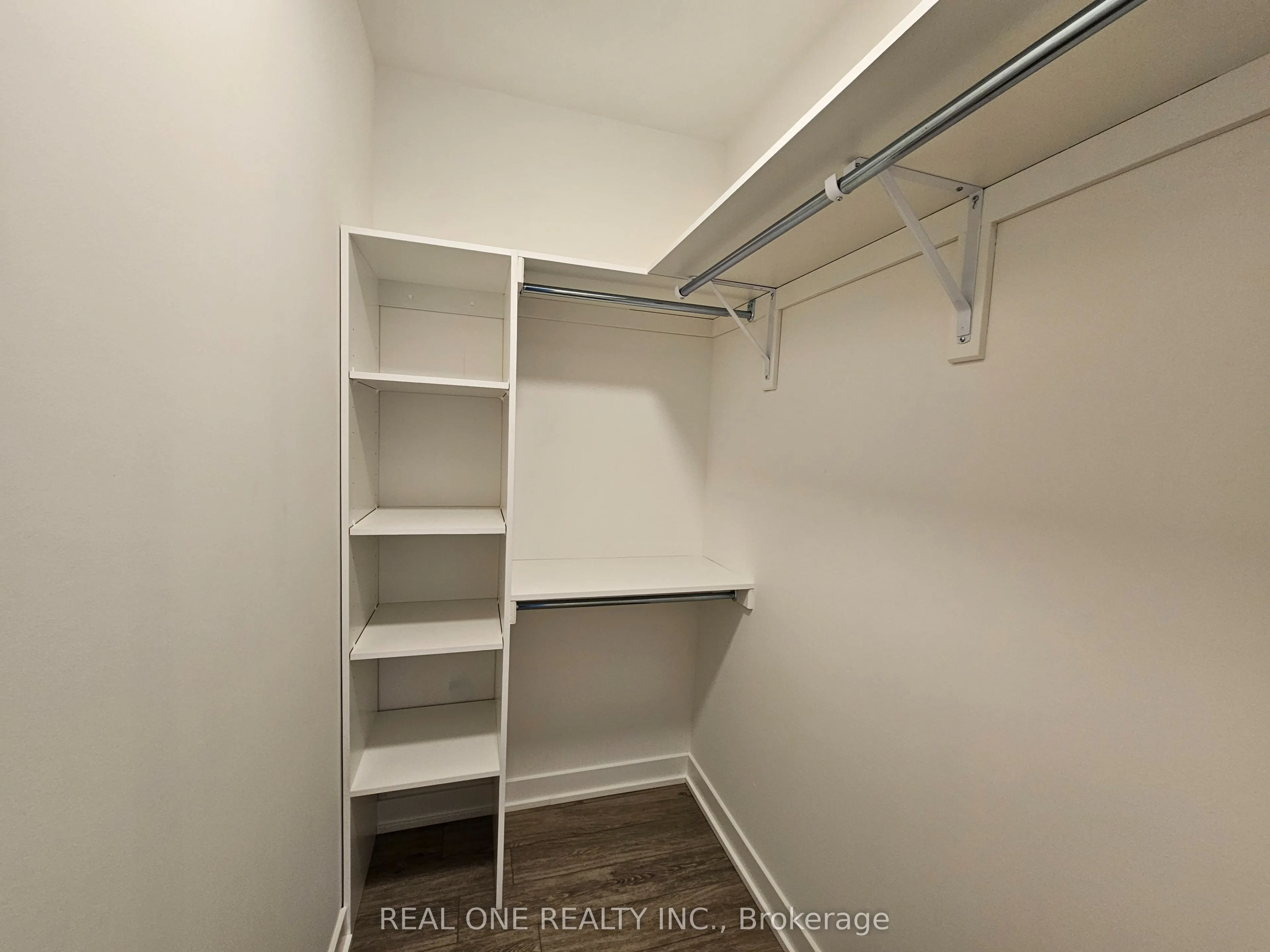 3071 Trafalgar Road, #804