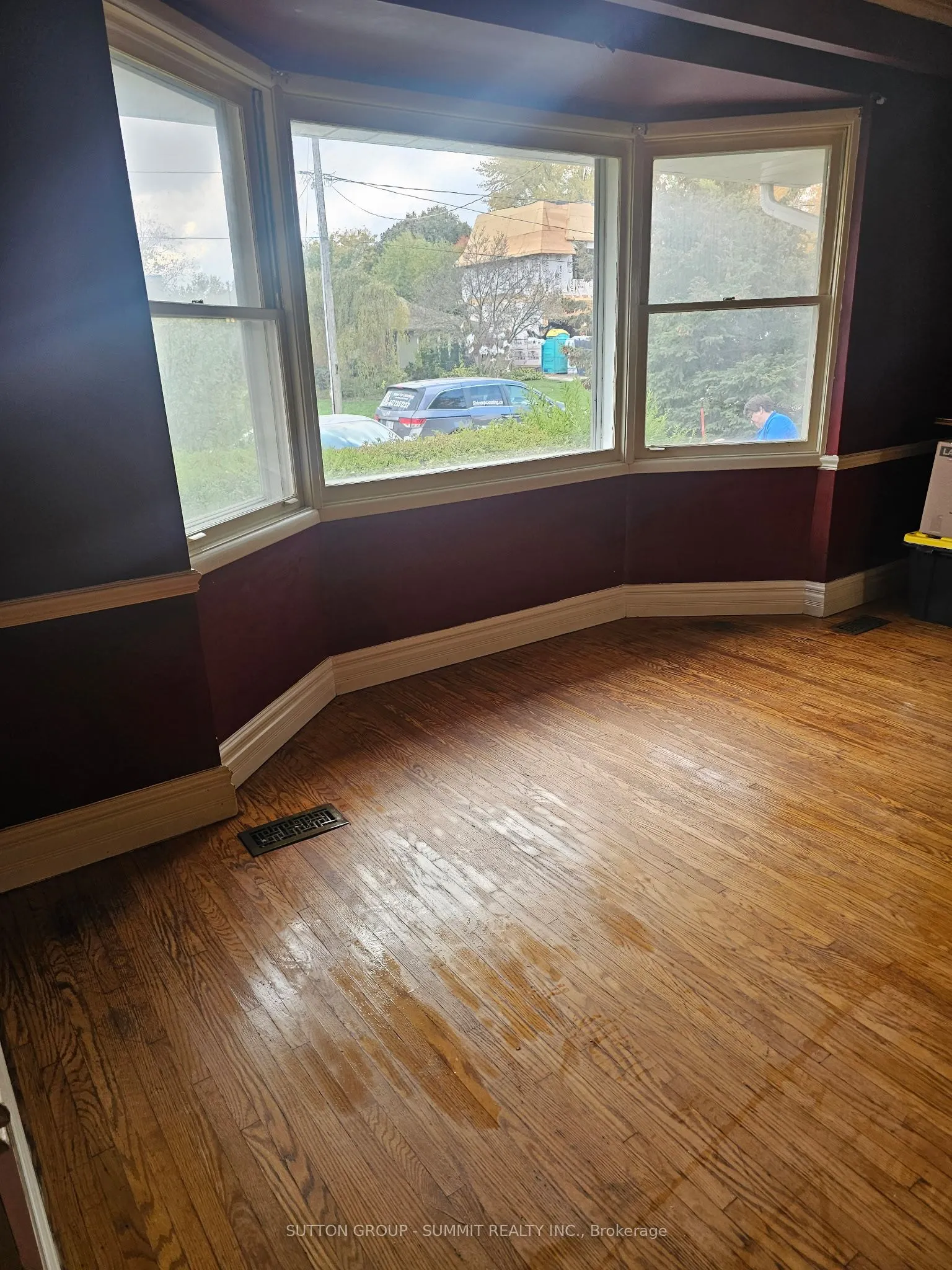 515 Trafford Crescent