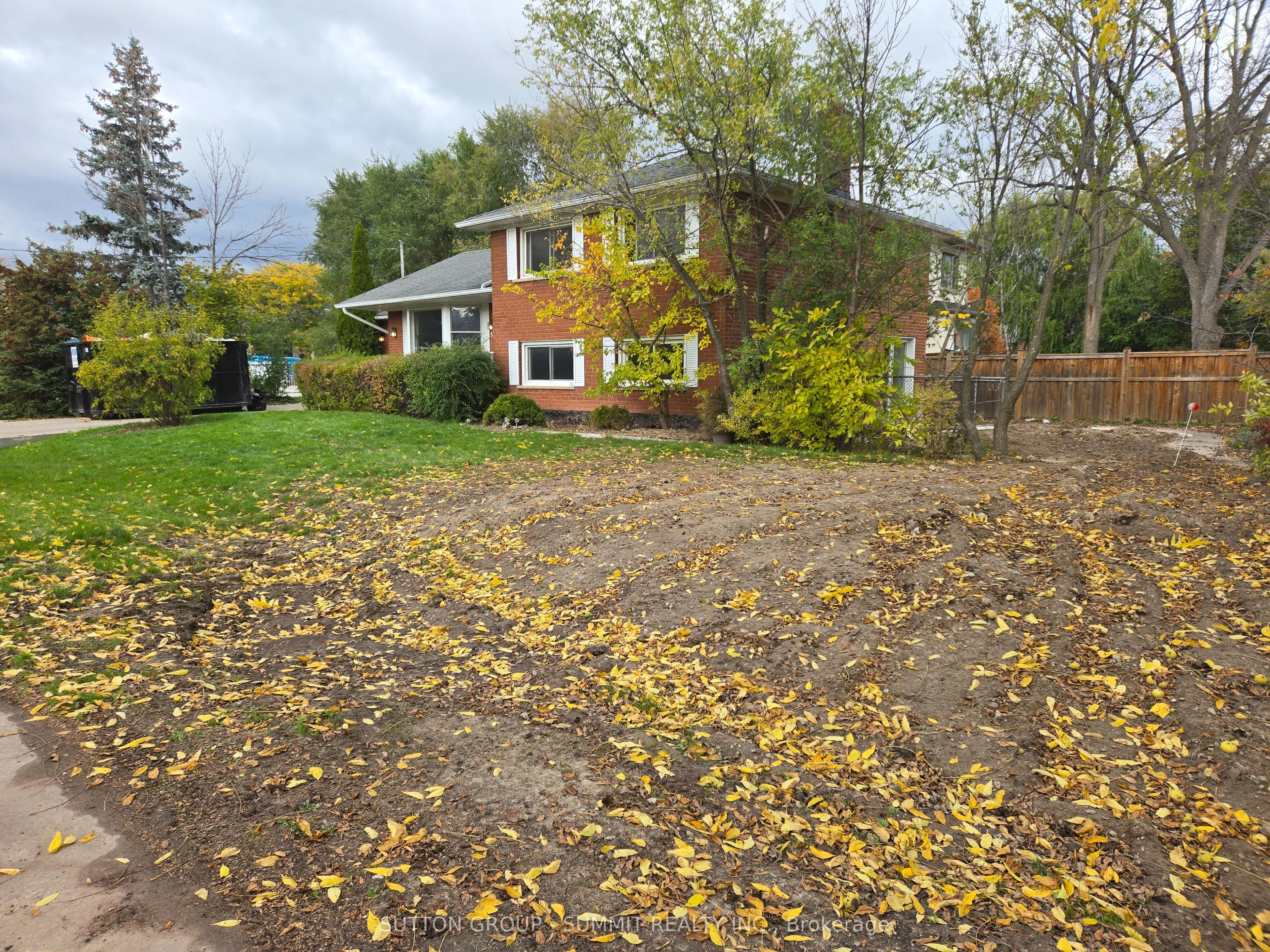 515 Trafford Crescent