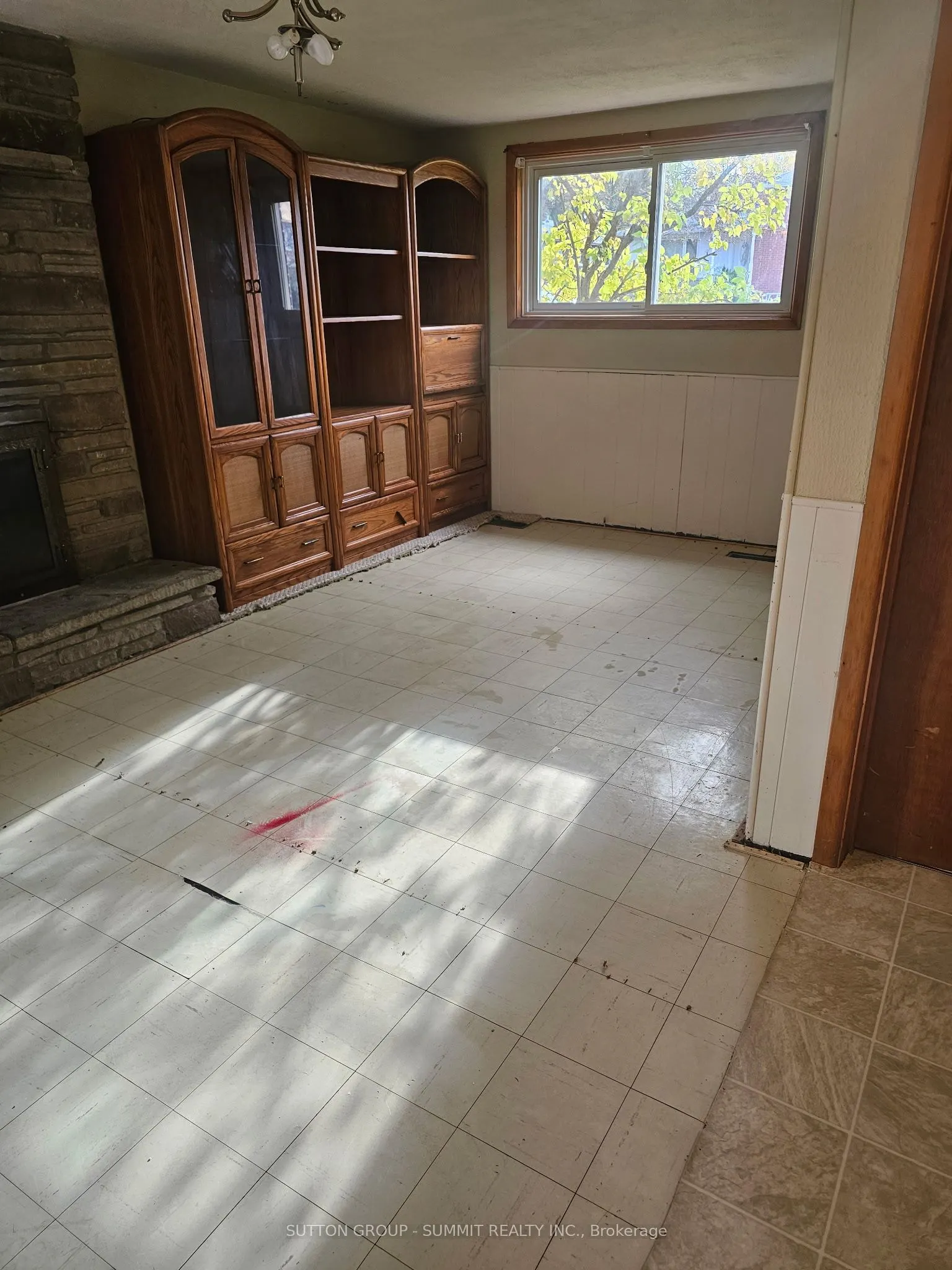 515 Trafford Crescent