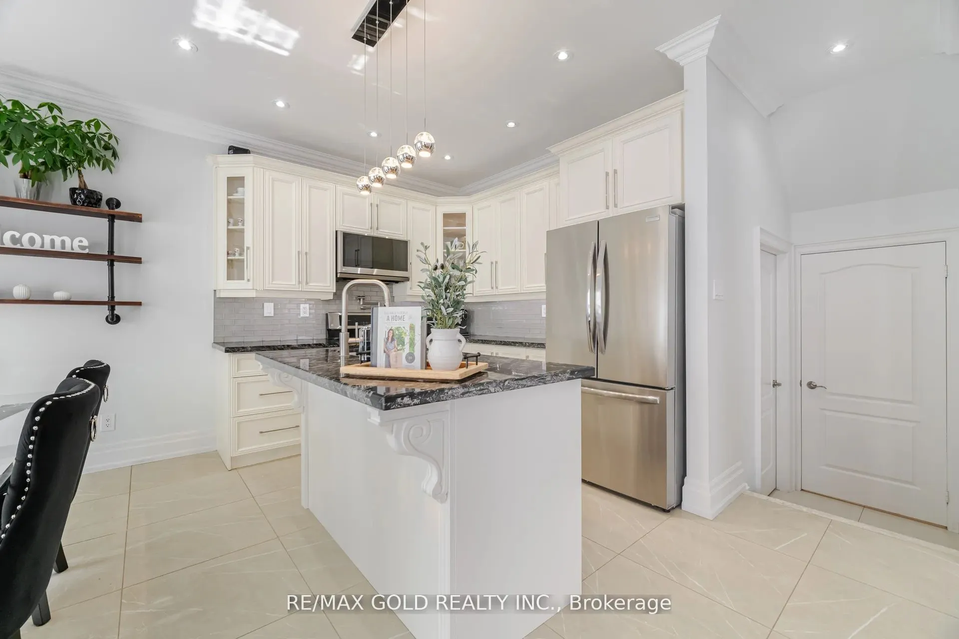 10 Cloverlawn Street