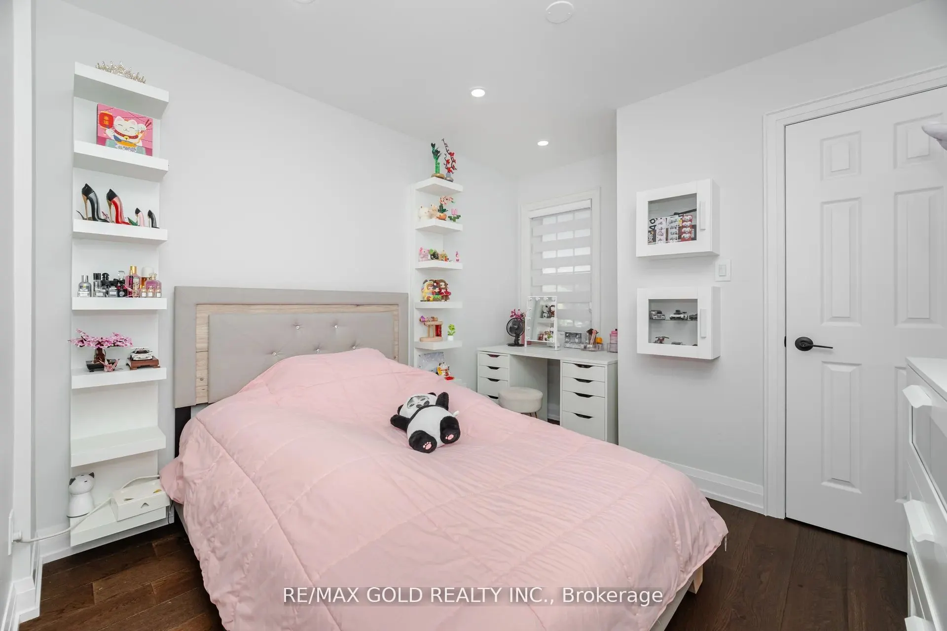 10 Cloverlawn Street