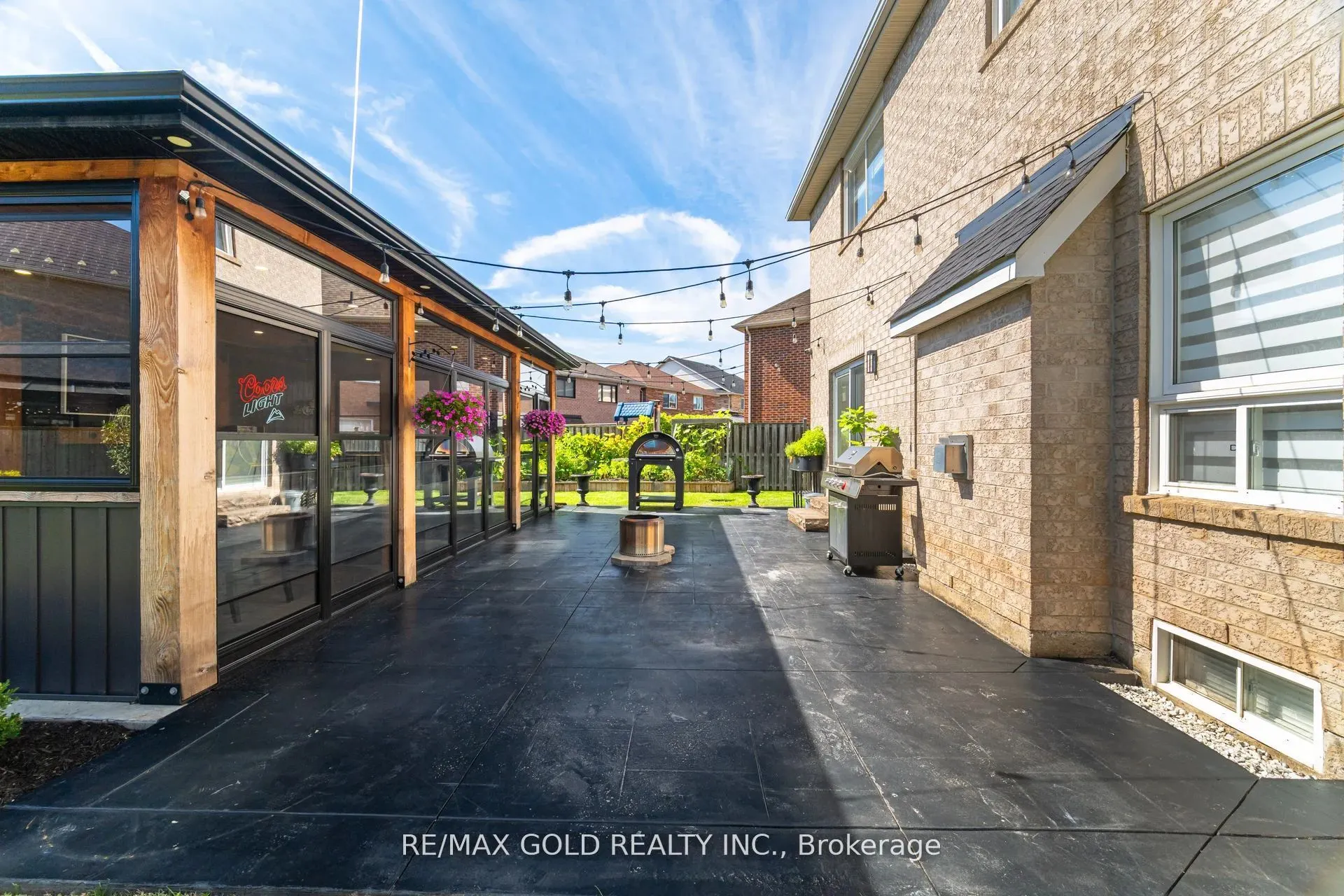 10 Cloverlawn Street