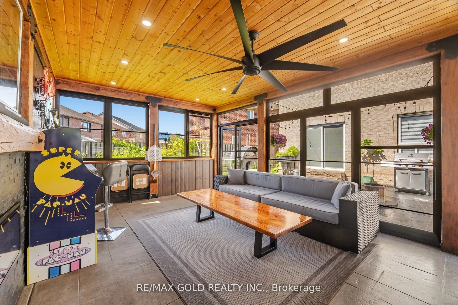 10 Cloverlawn Street