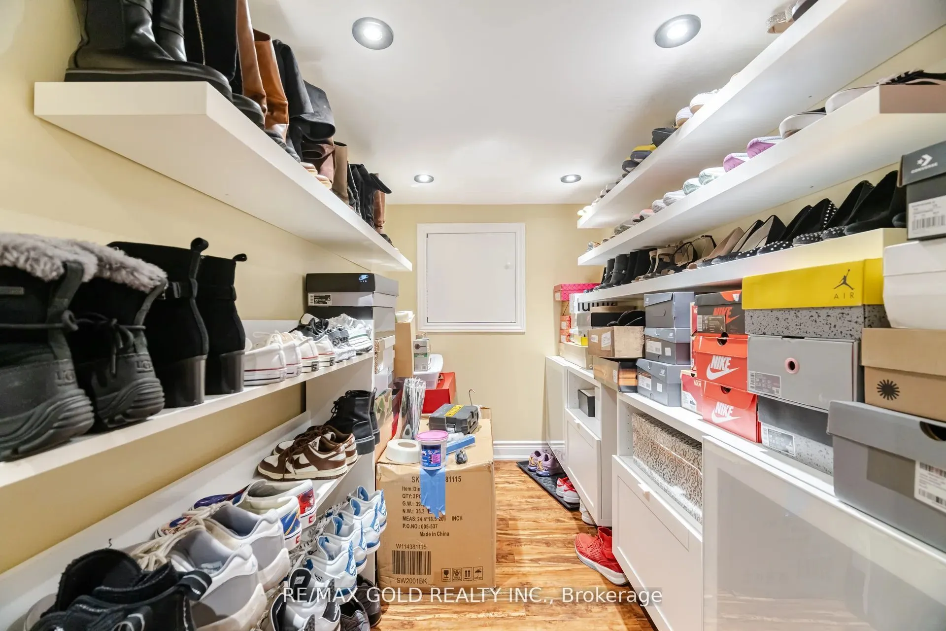 10 Cloverlawn Street