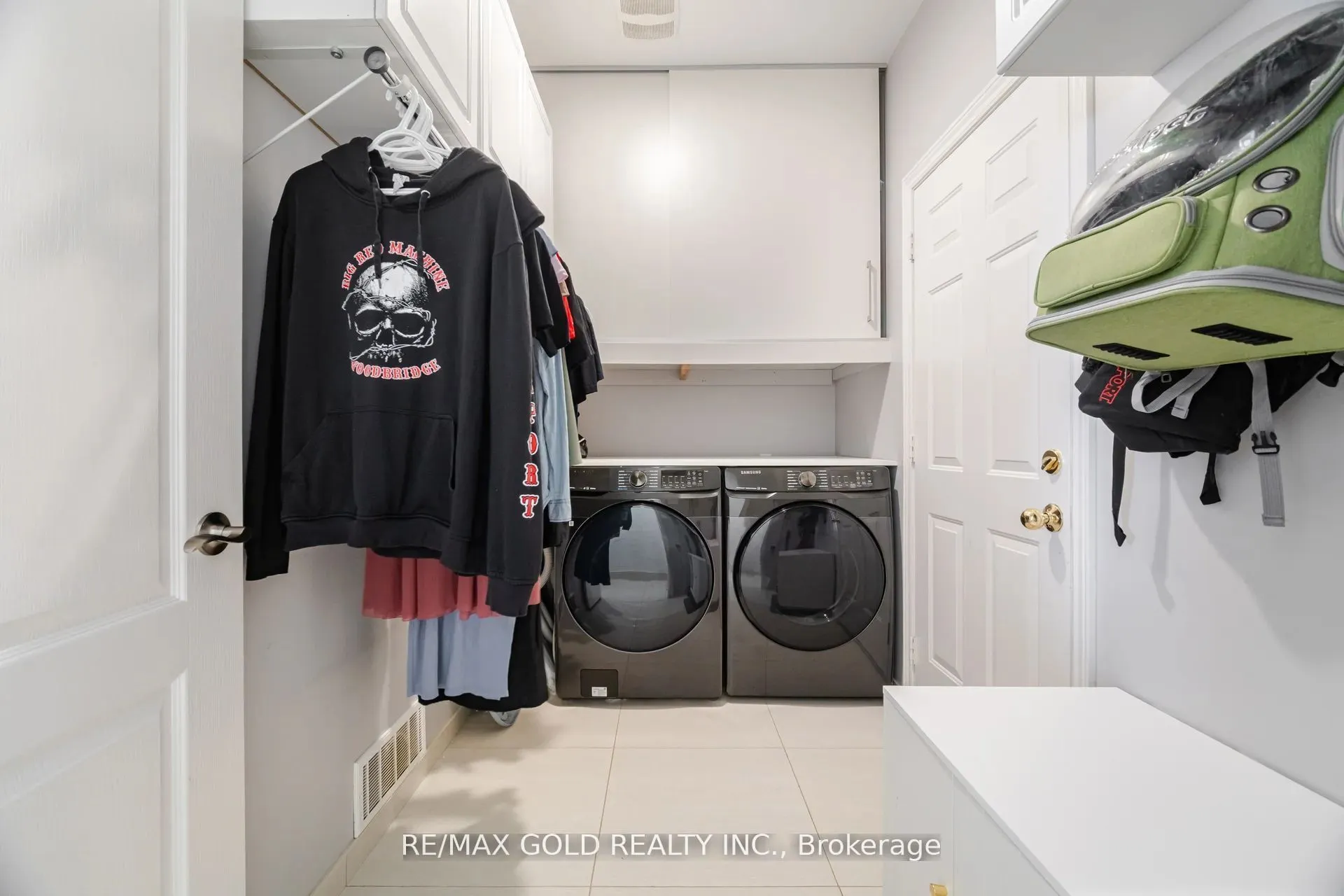 10 Cloverlawn Street