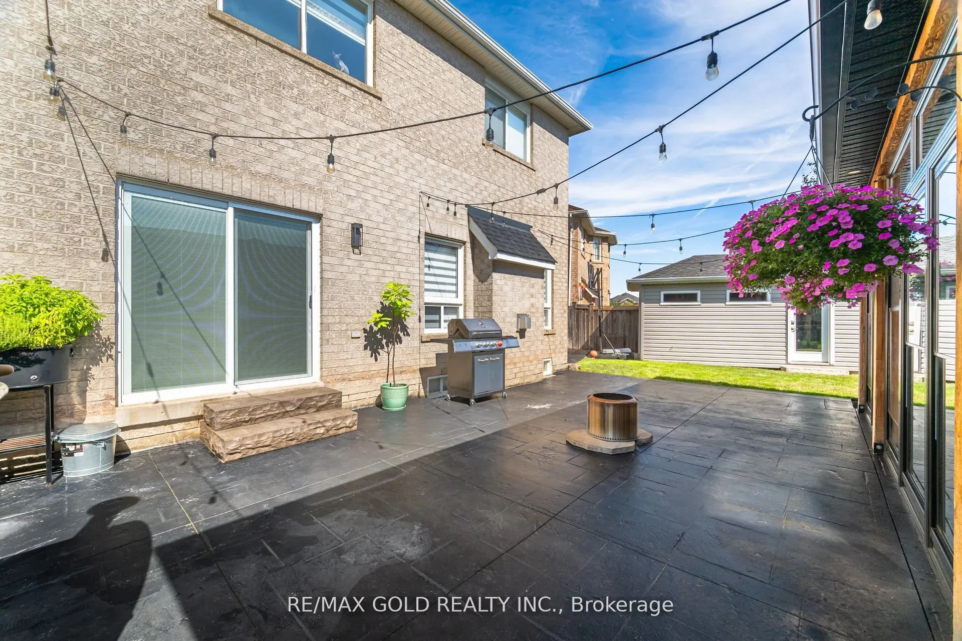 10 Cloverlawn Street