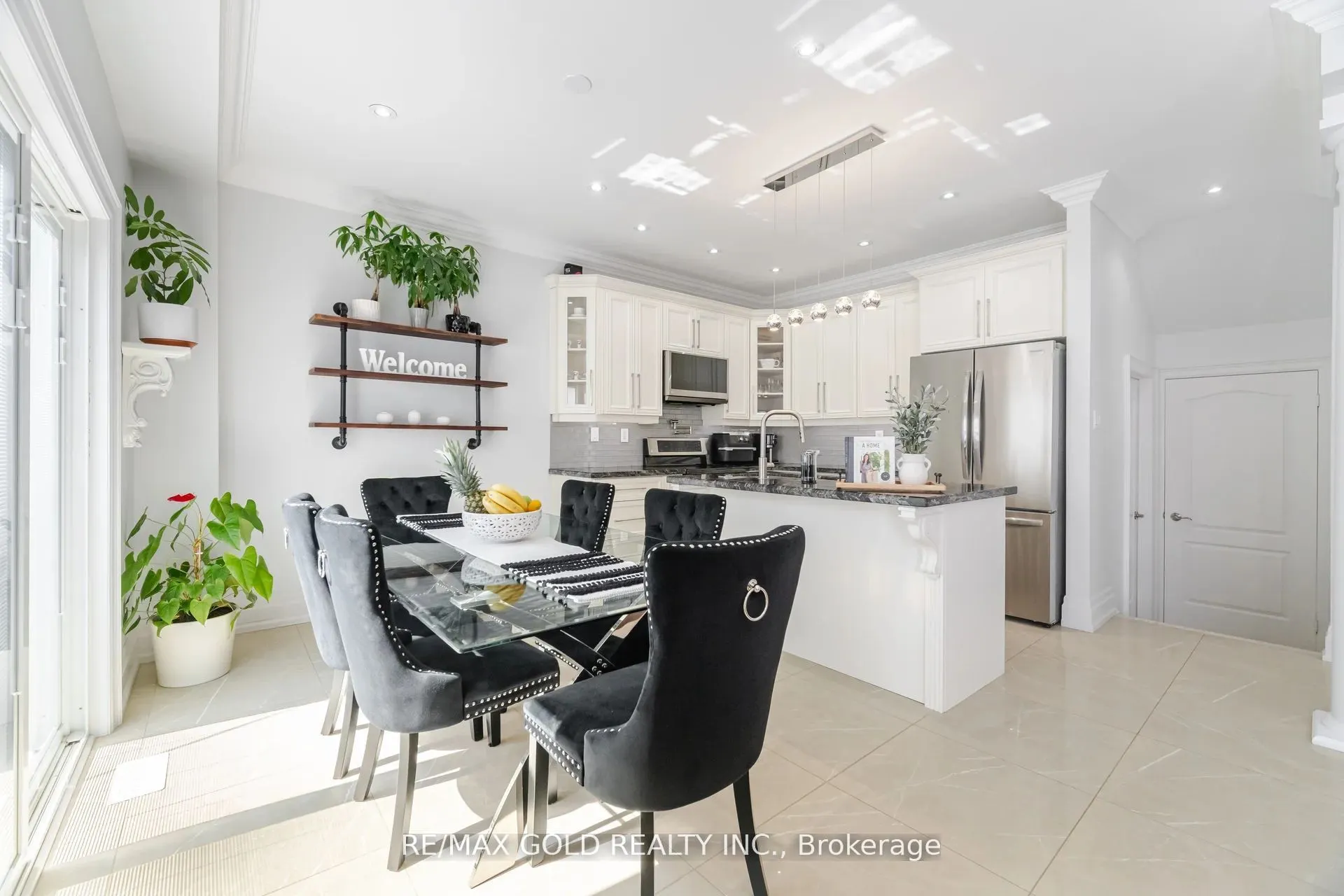 10 Cloverlawn Street