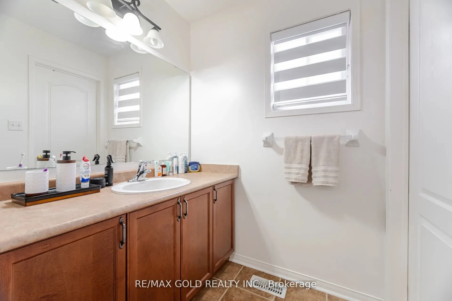 10 Cloverlawn Street