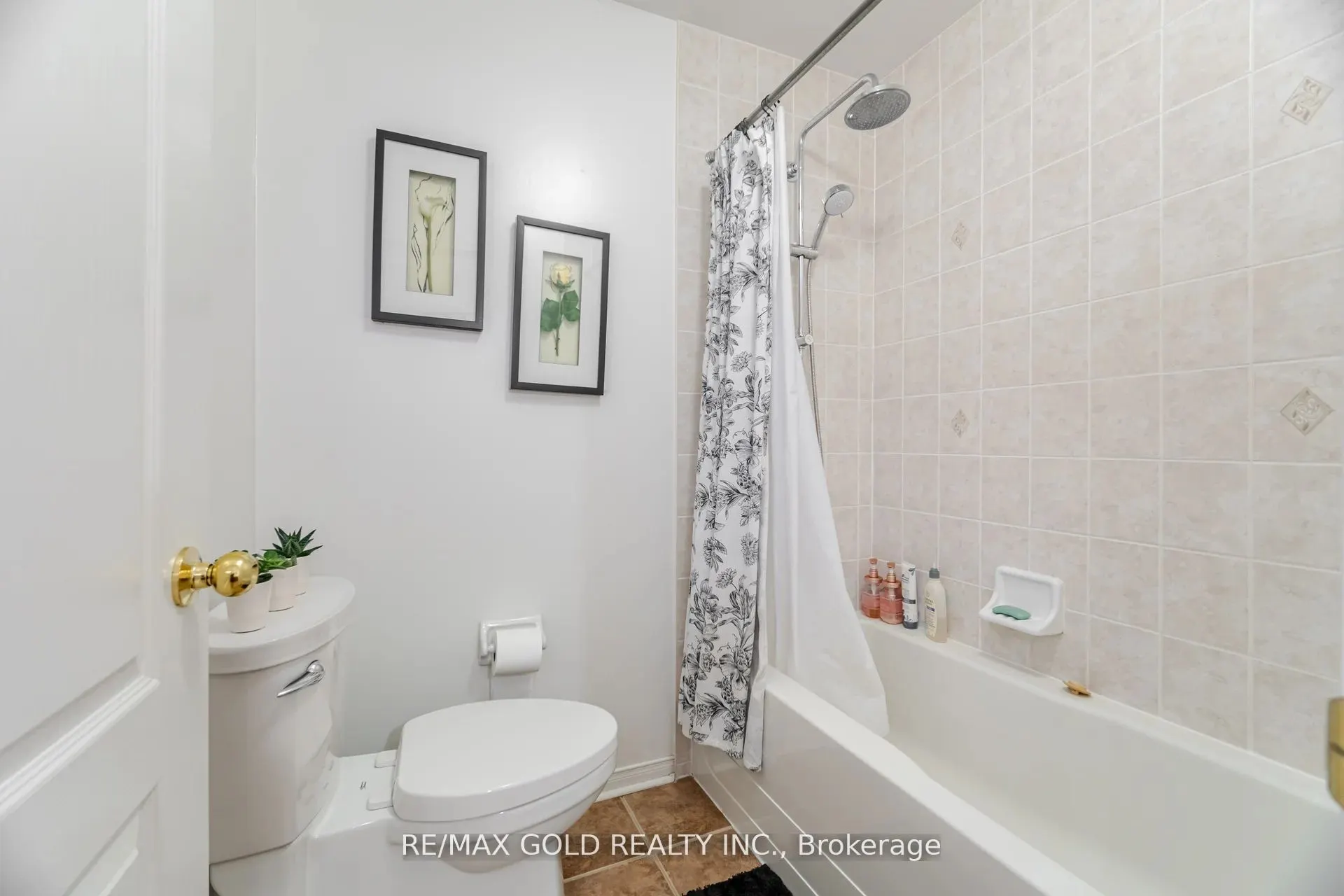 10 Cloverlawn Street