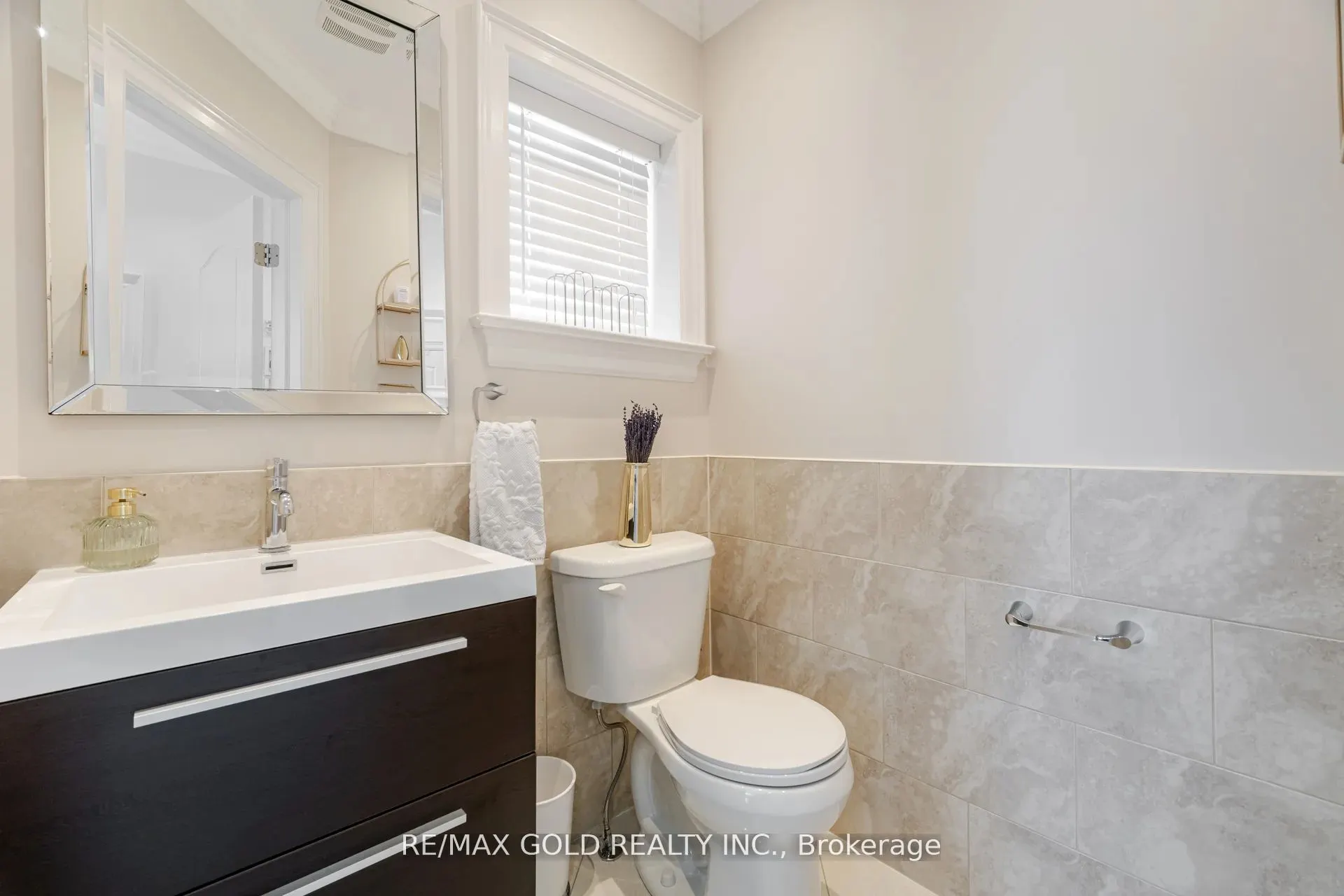 10 Cloverlawn Street