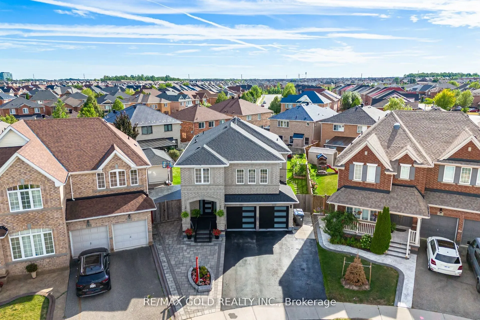 10 Cloverlawn Street