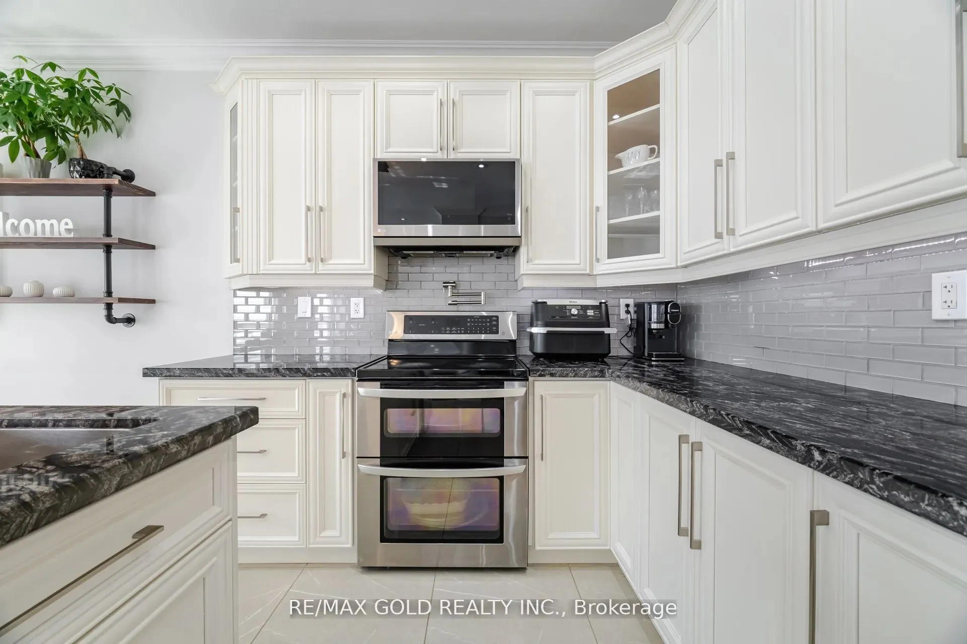 10 Cloverlawn Street