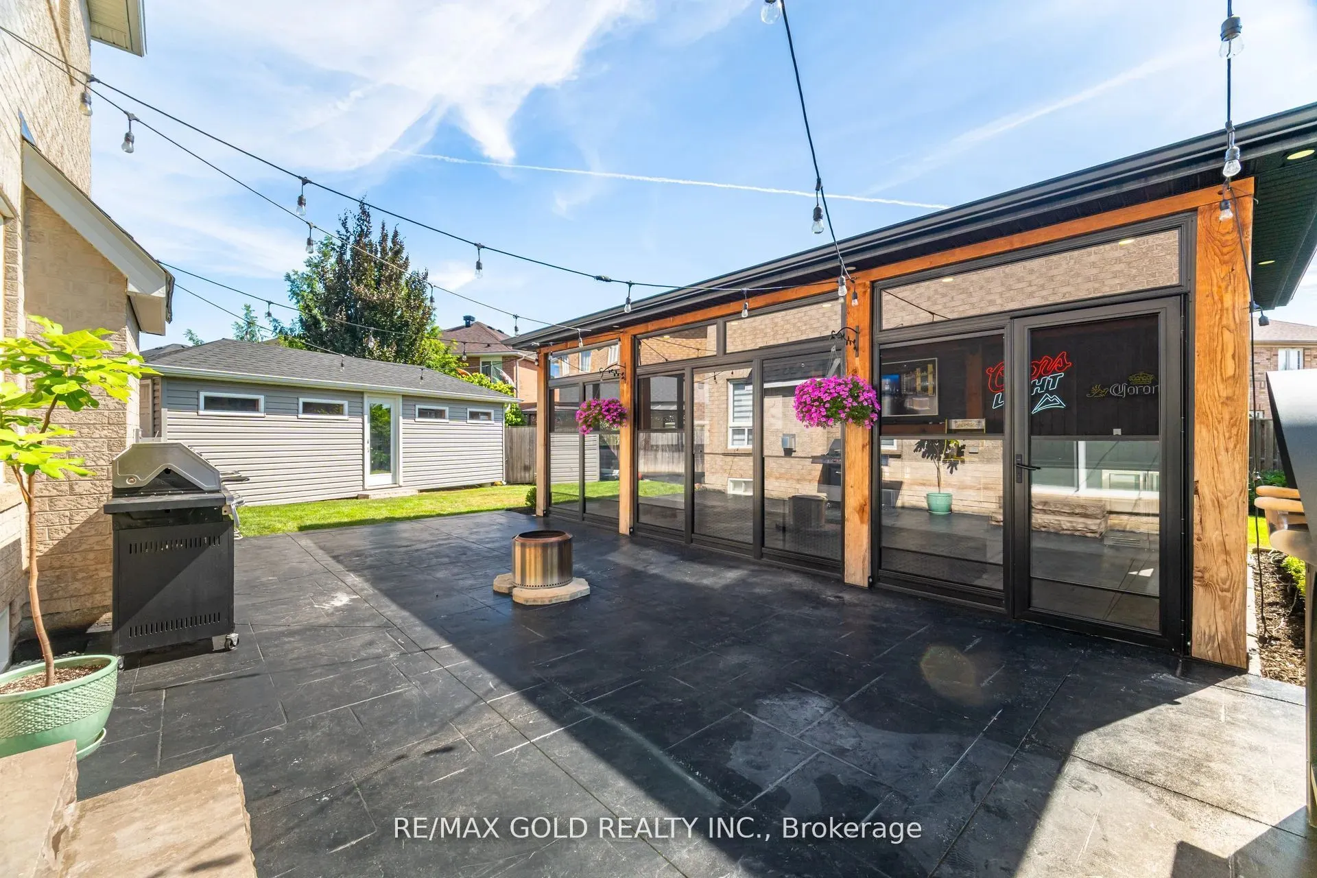 10 Cloverlawn Street