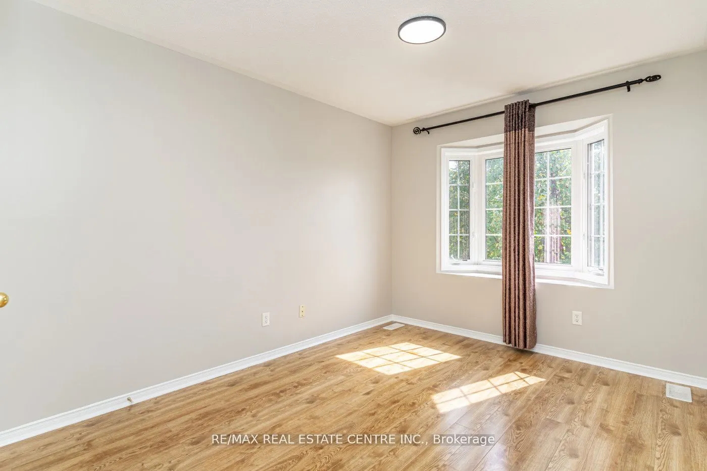 107 Crown Victoria Drive