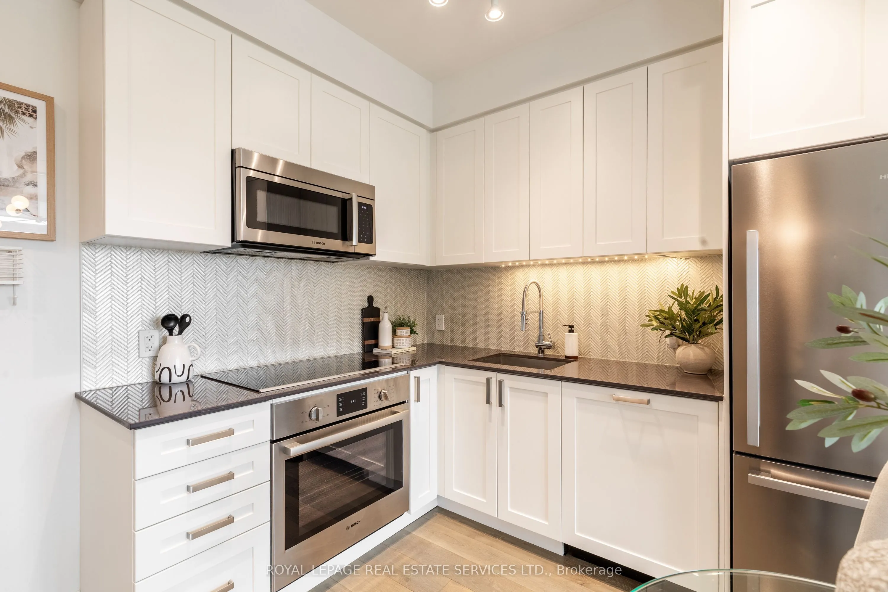 293 The Kingsway, #617