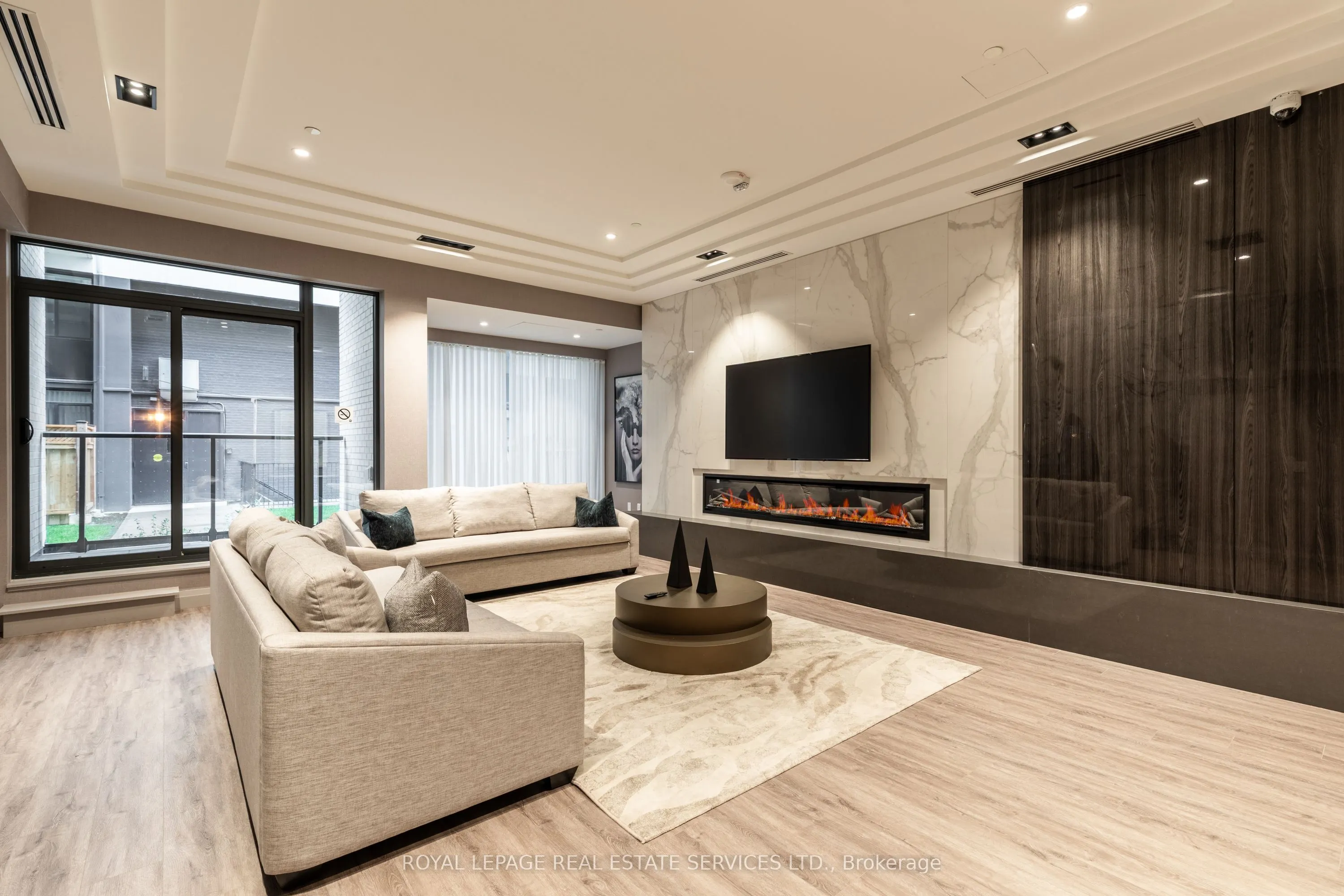 293 The Kingsway, #617