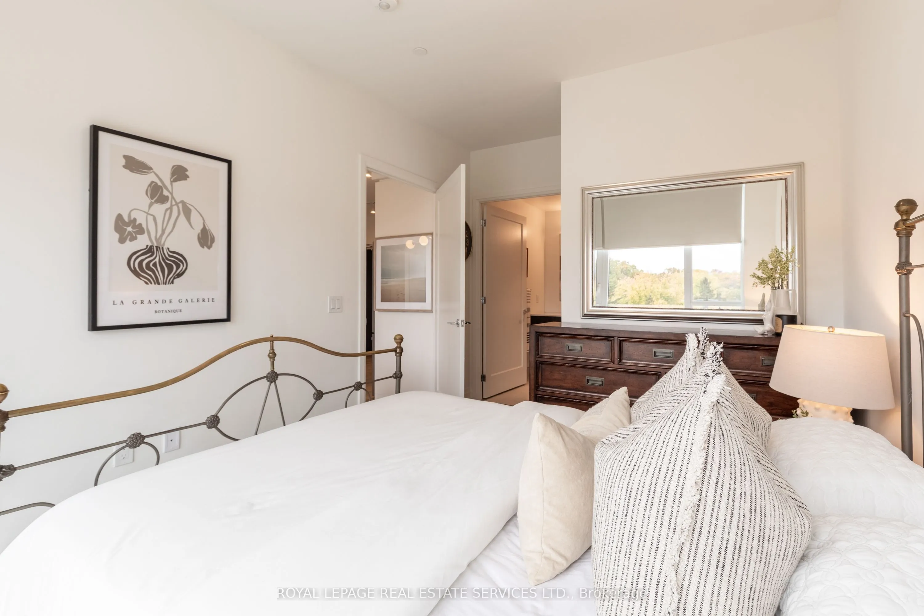 293 The Kingsway, #617