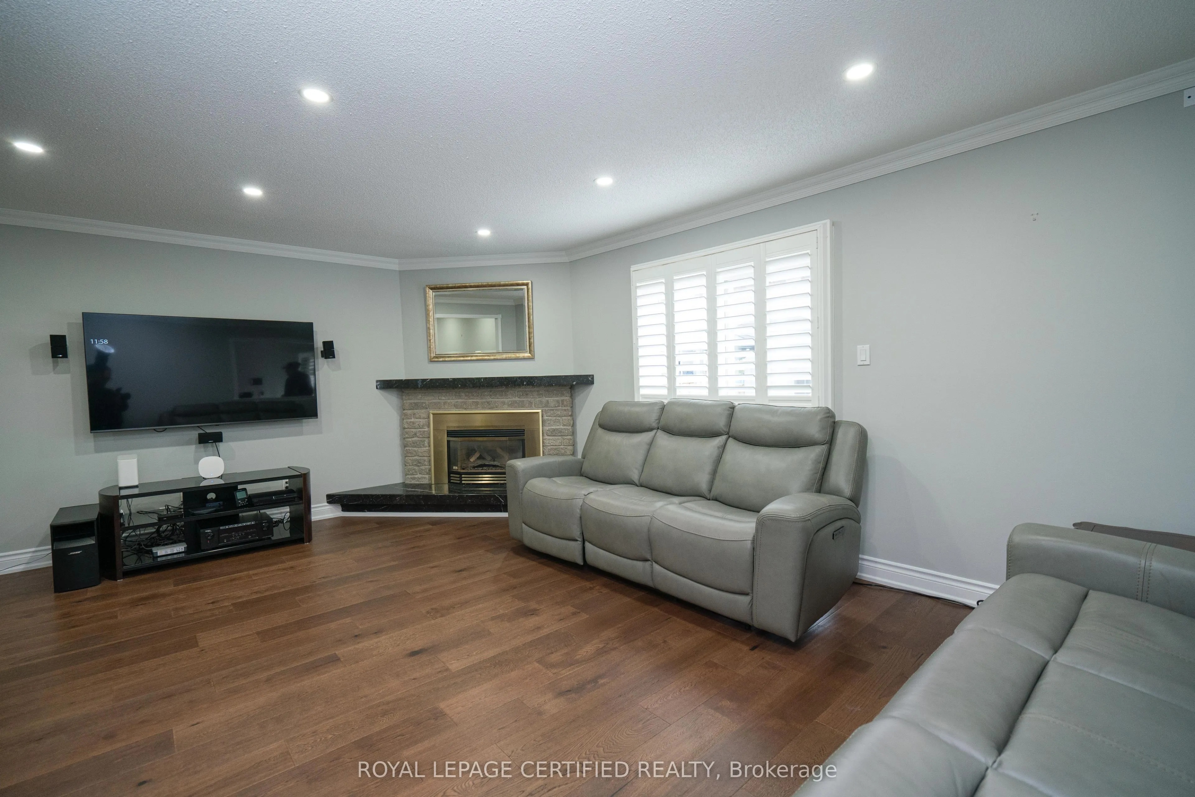 4464 Weymouth Commons Crescent