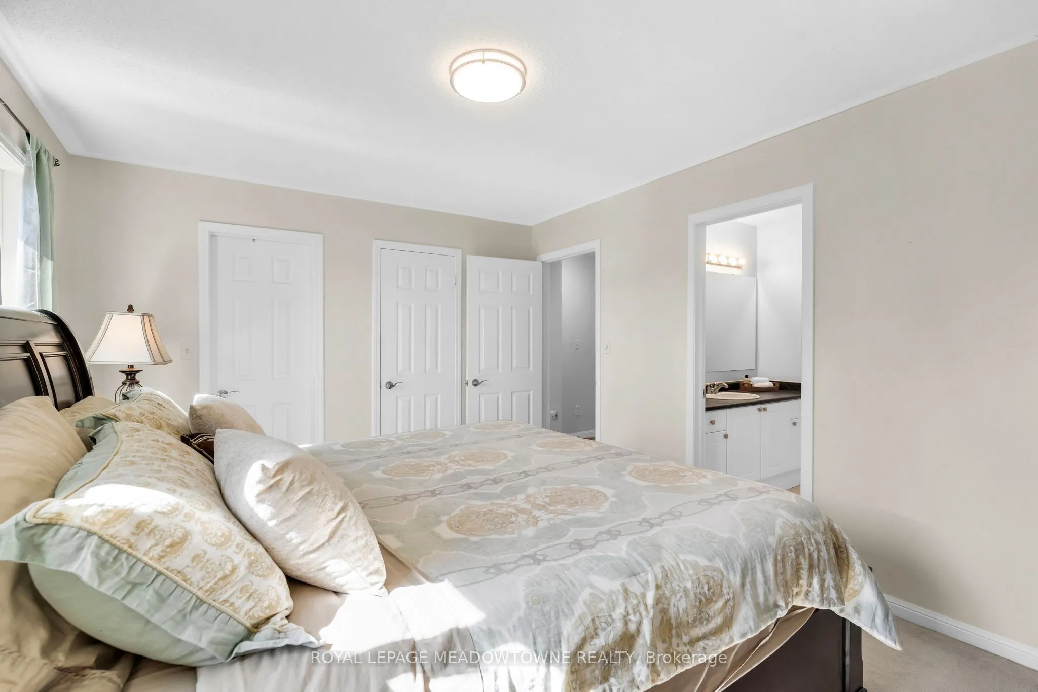 583 Caverhill Crescent