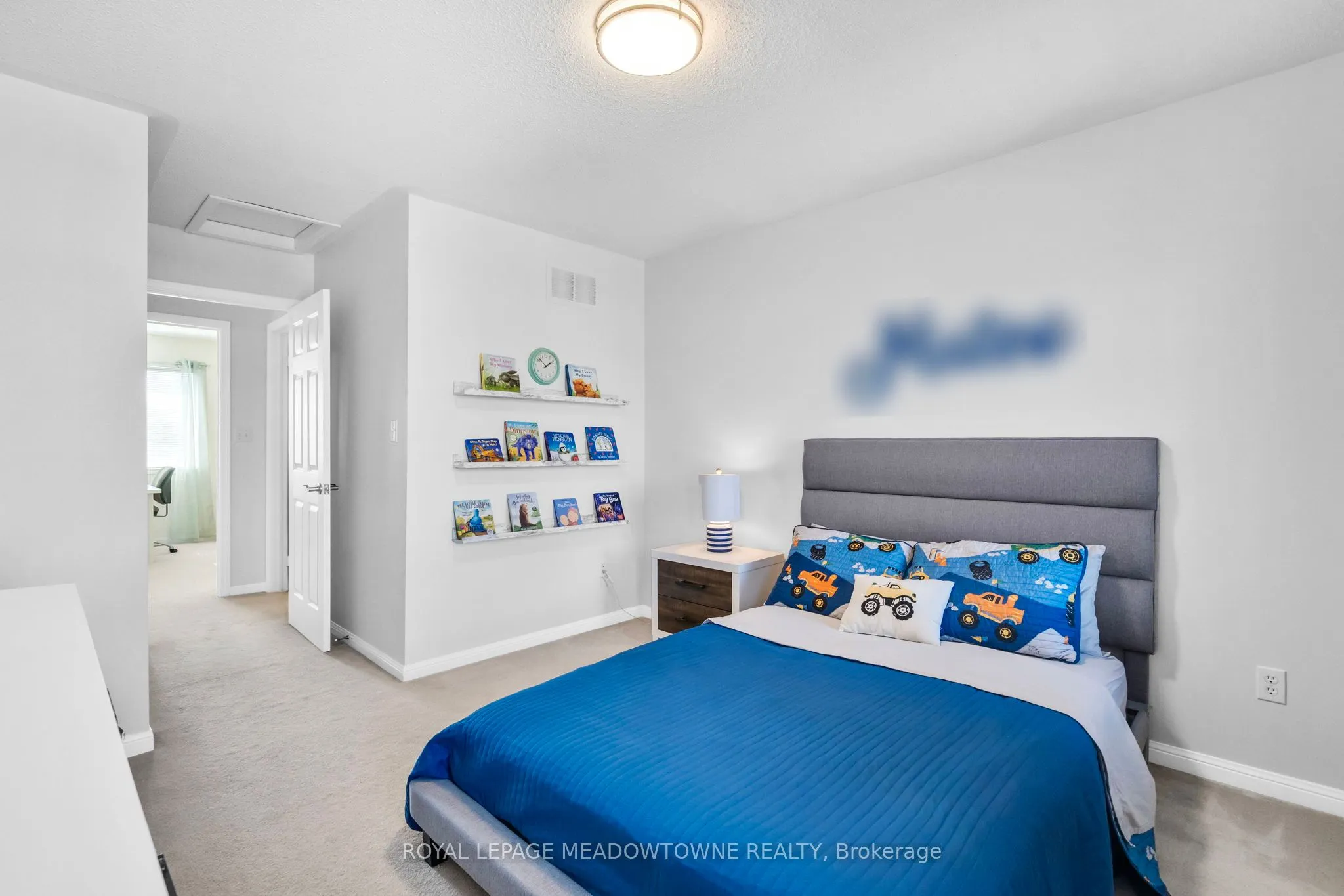 583 Caverhill Crescent