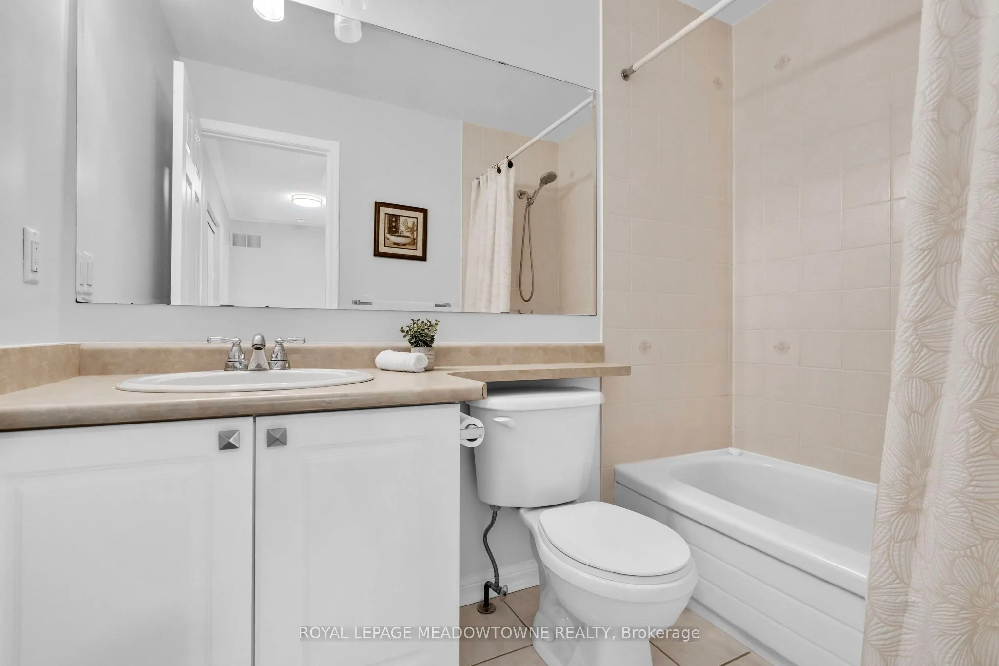 583 Caverhill Crescent