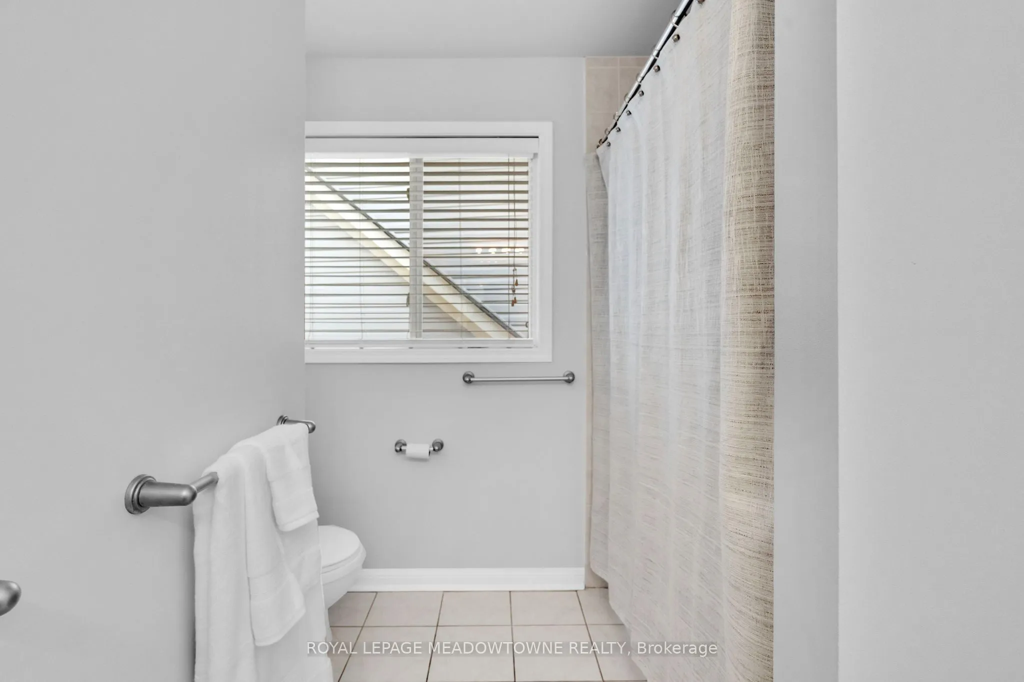 583 Caverhill Crescent