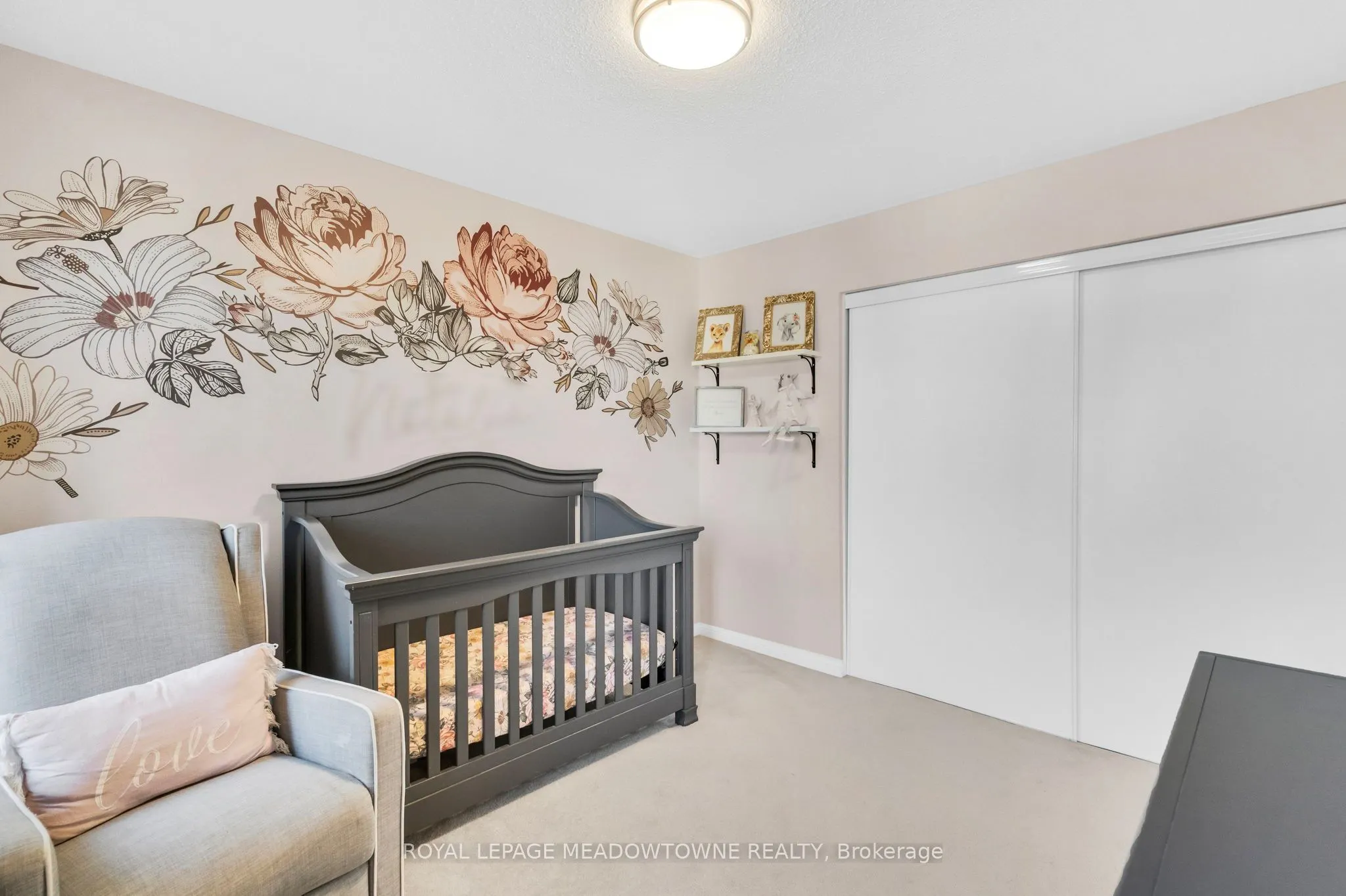 583 Caverhill Crescent