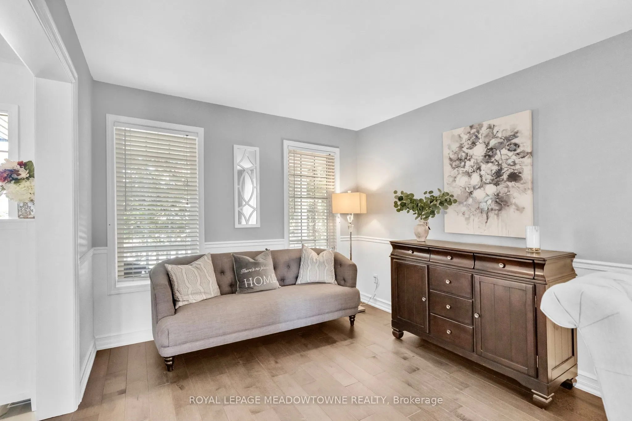 583 Caverhill Crescent