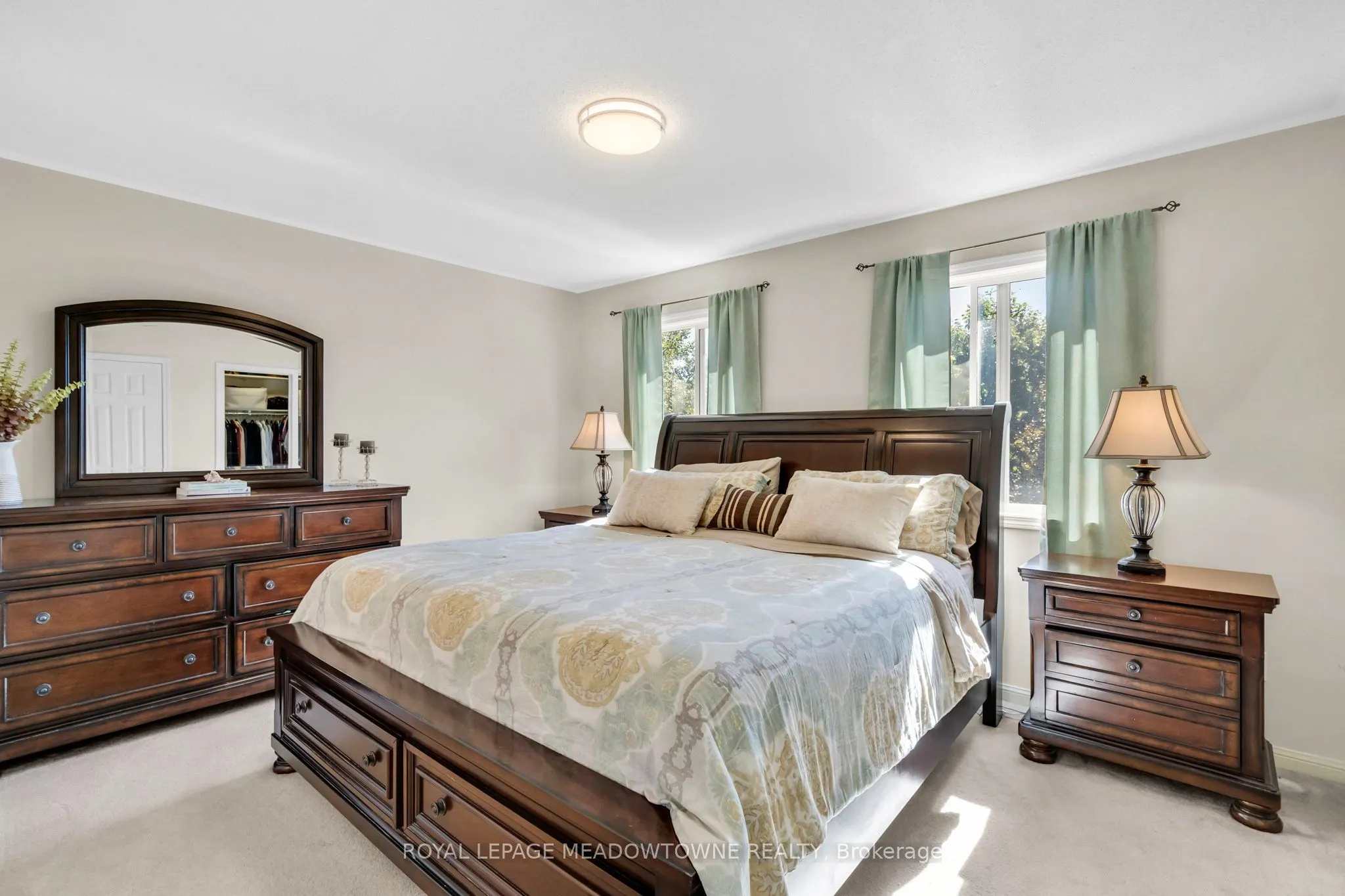 583 Caverhill Crescent