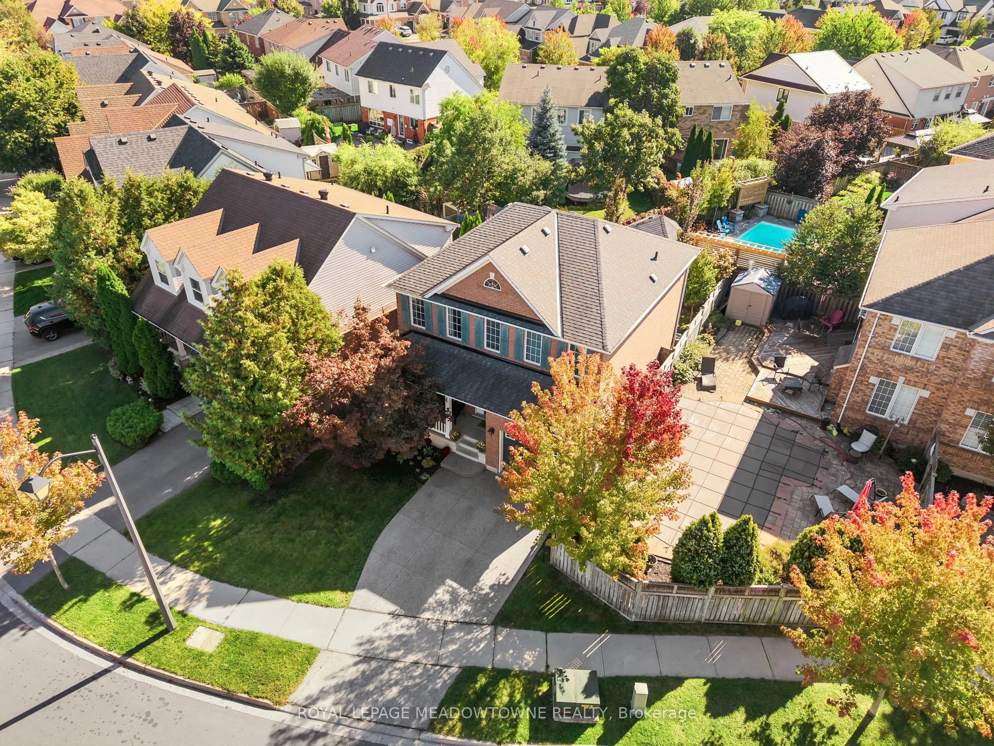 583 Caverhill Crescent