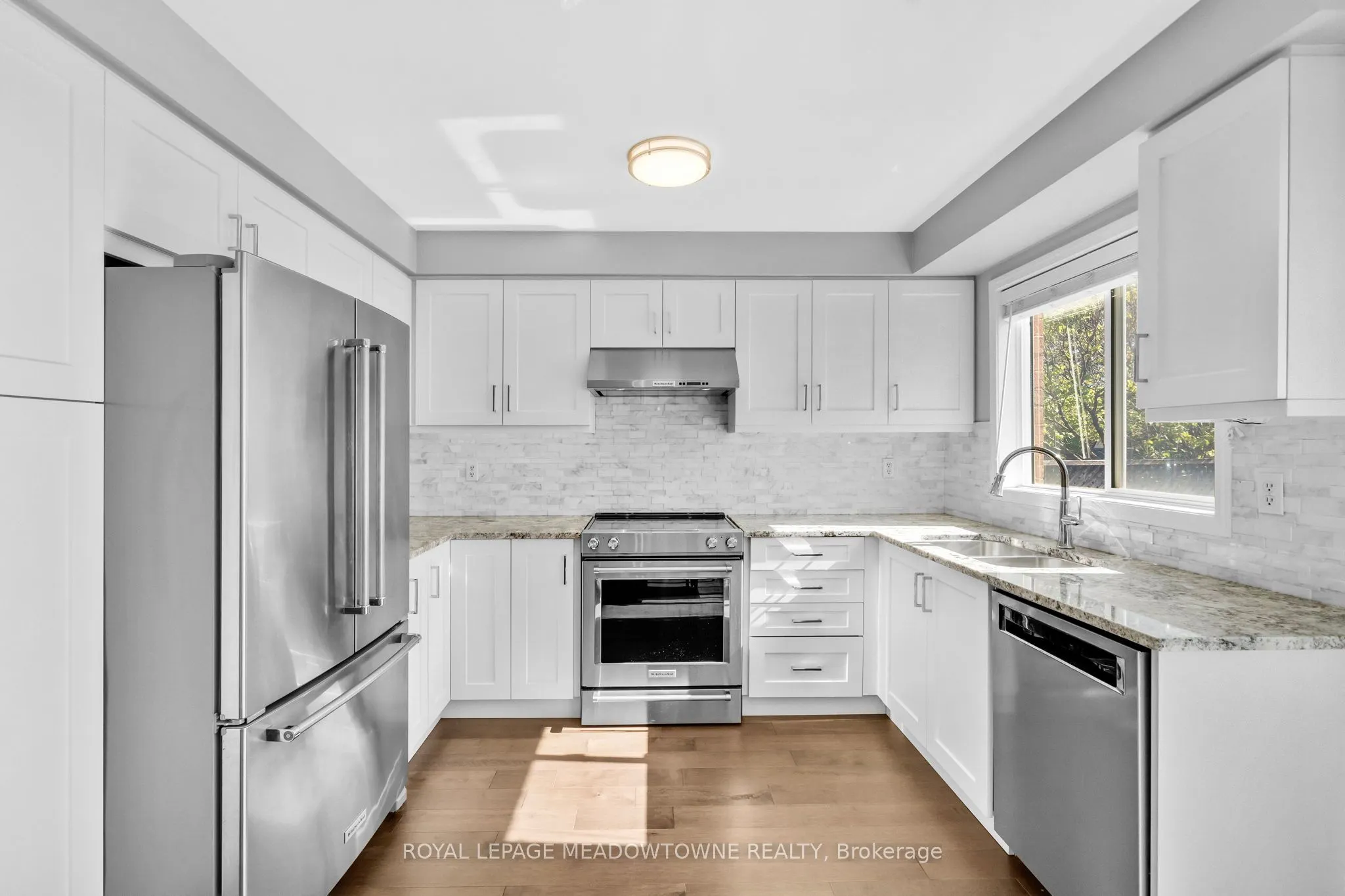 583 Caverhill Crescent